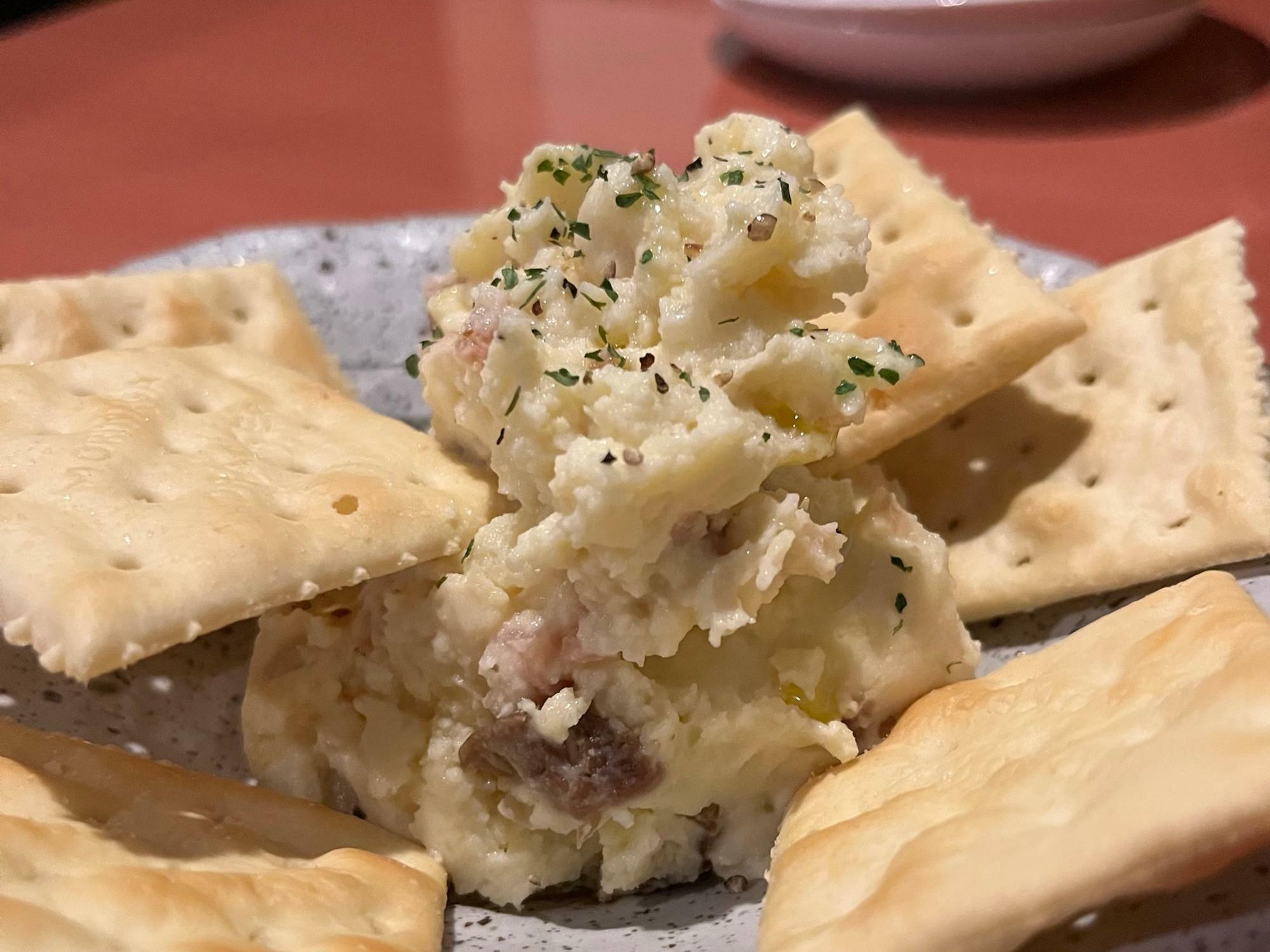 いぶりがっこのポテトサラダ 528円（税込）