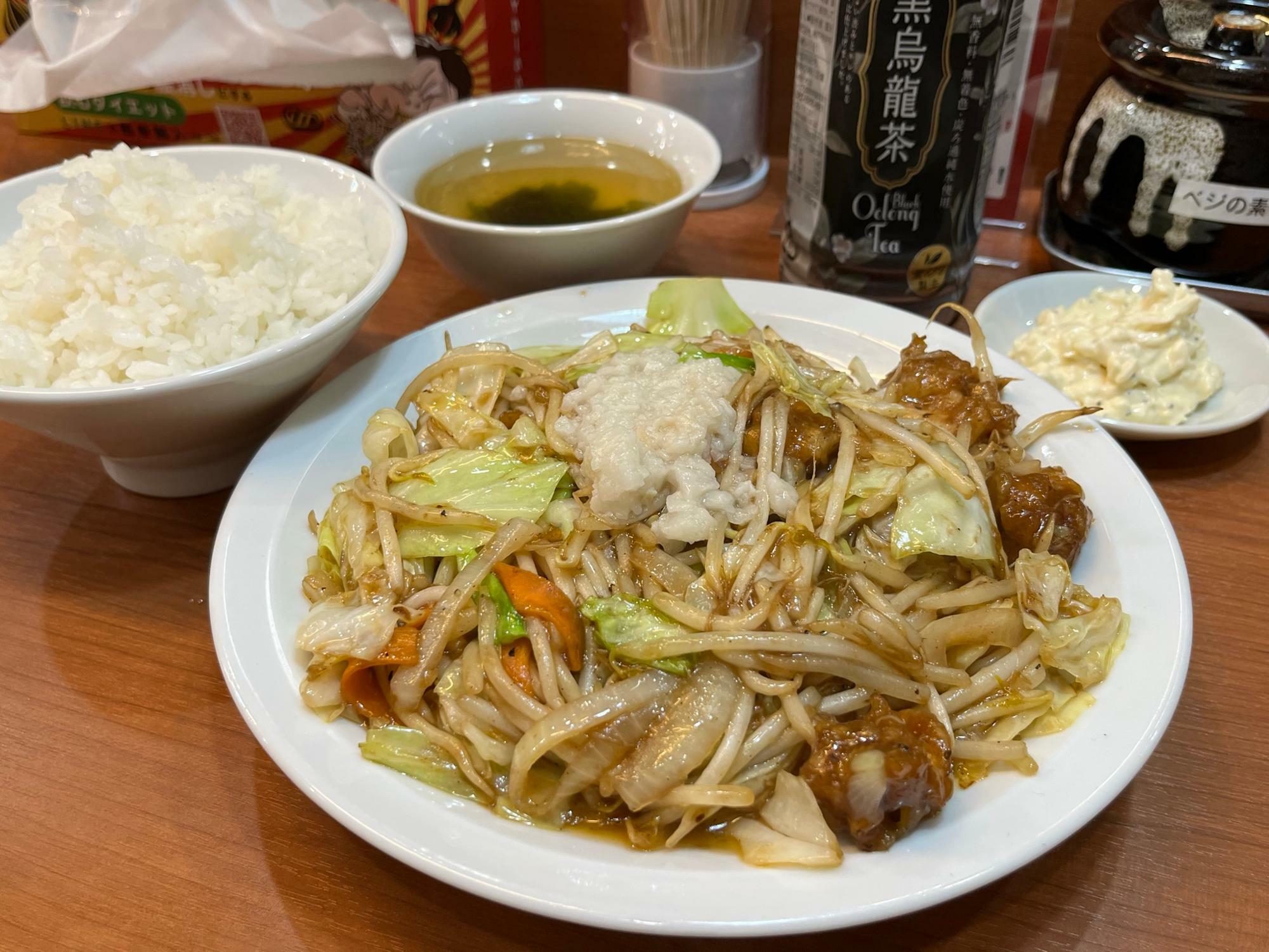 肉野菜炒め 醤油580円（税込）