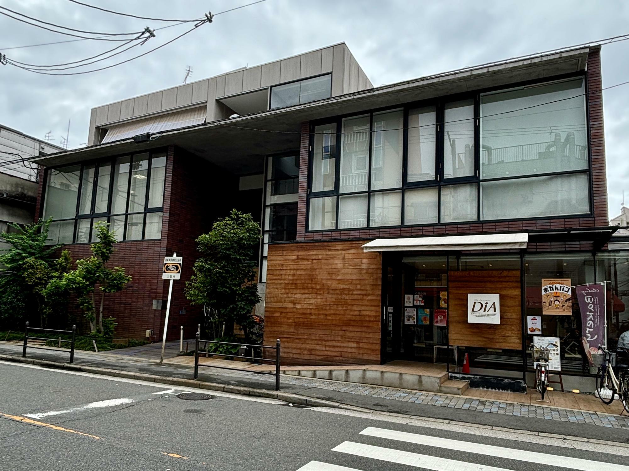 大阪市生野区にある「クックハウス」のパン製造工場