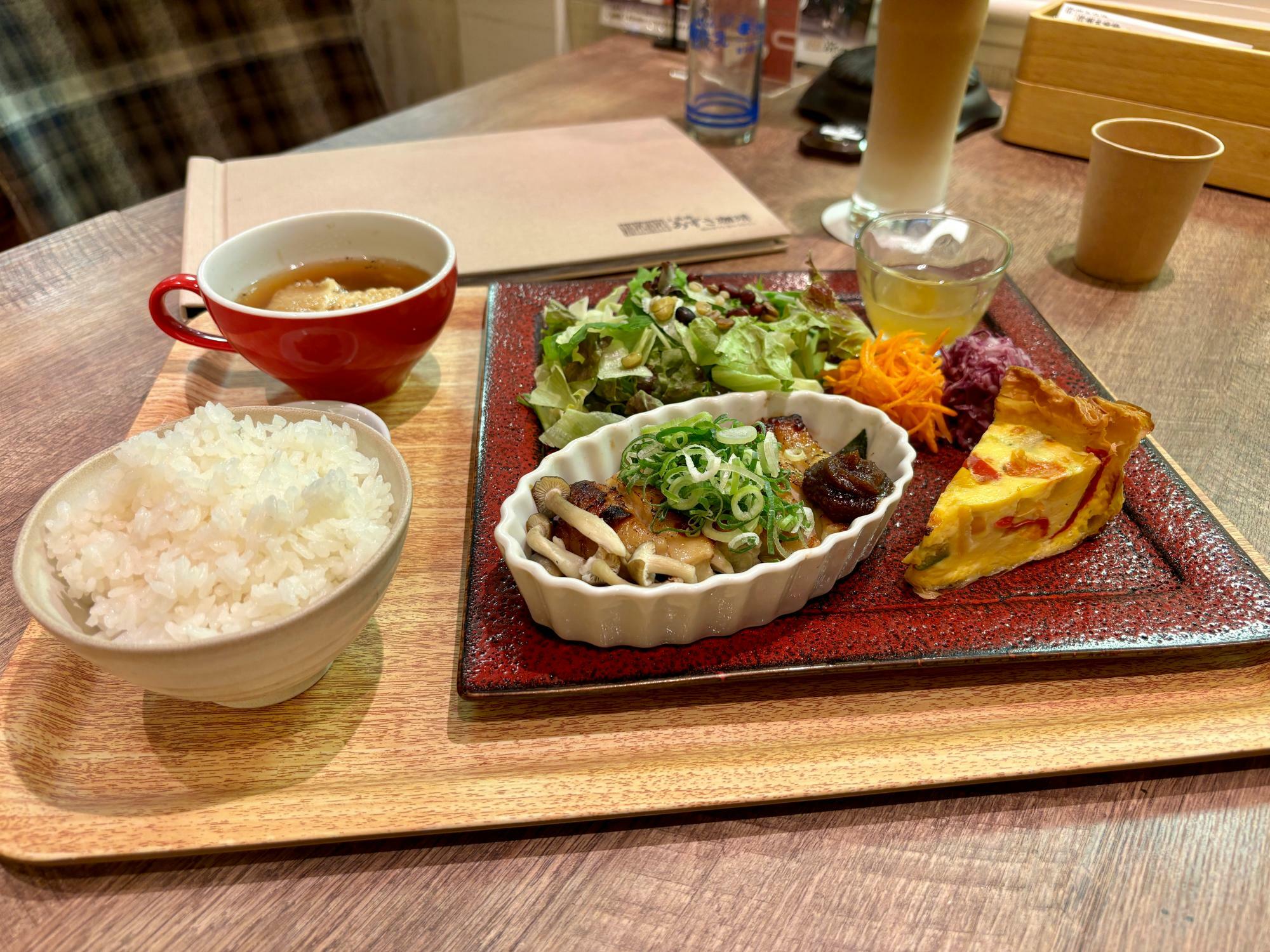 信州くるみ味噌の鶏もも焼き定食 1,550円（税込）