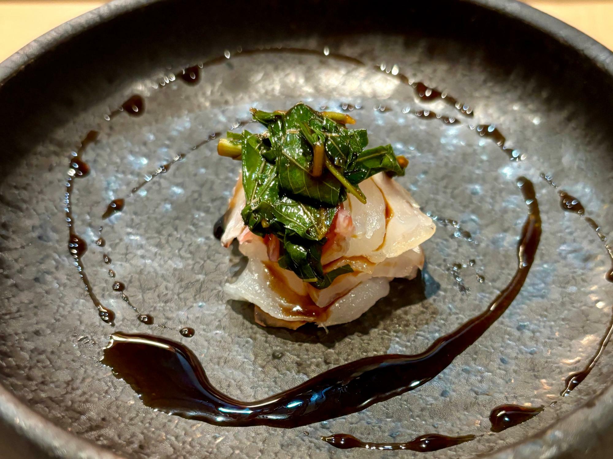 真鯛の昆布締めとモロヘイヤ醤油煮