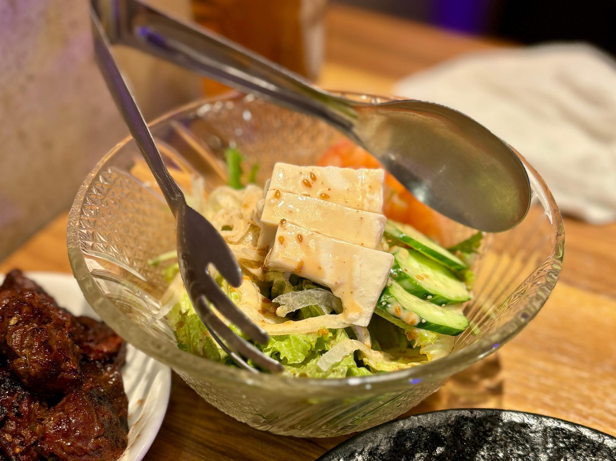 豆腐のごまドレッシングサラダ