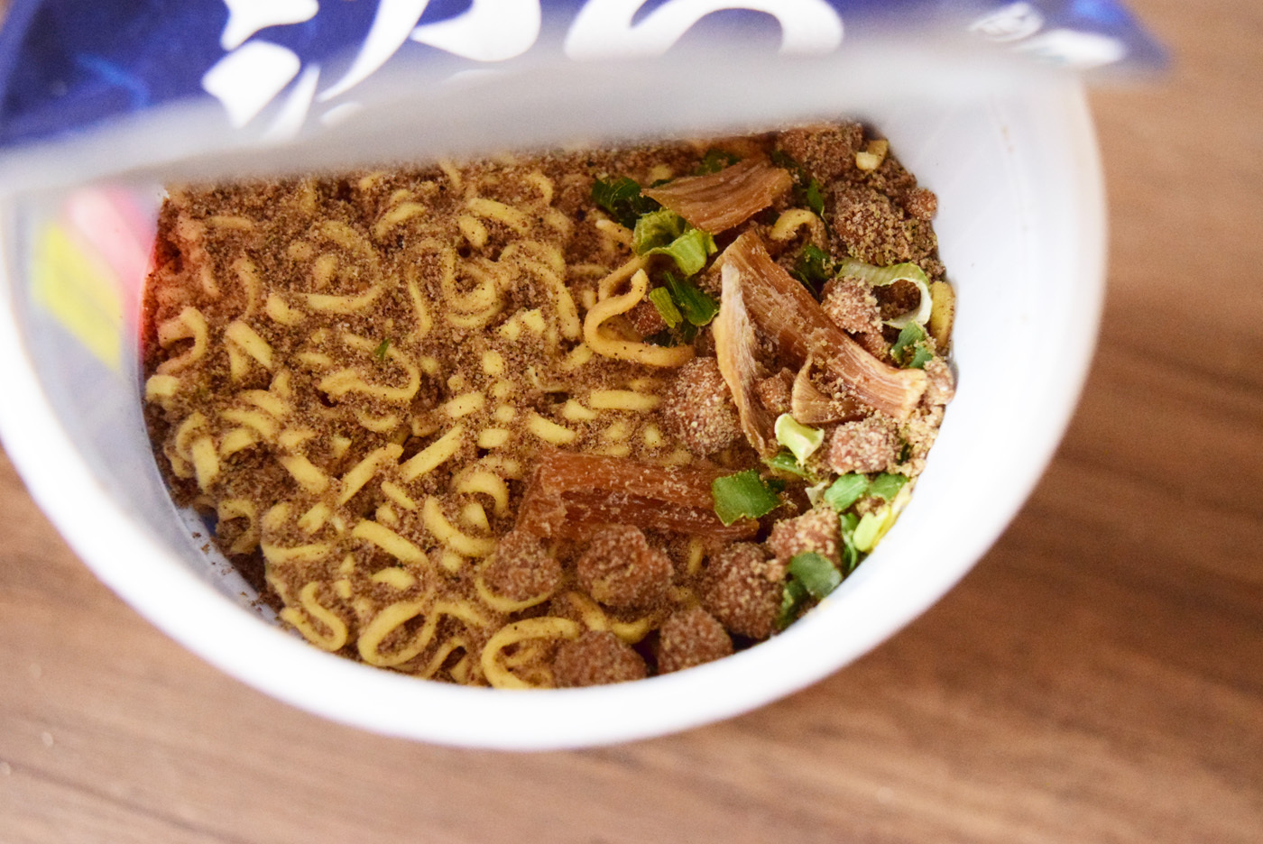 マルちゃん新作！沼る「ニンニク熊本風とんこつラーメン」「ニボシ青森