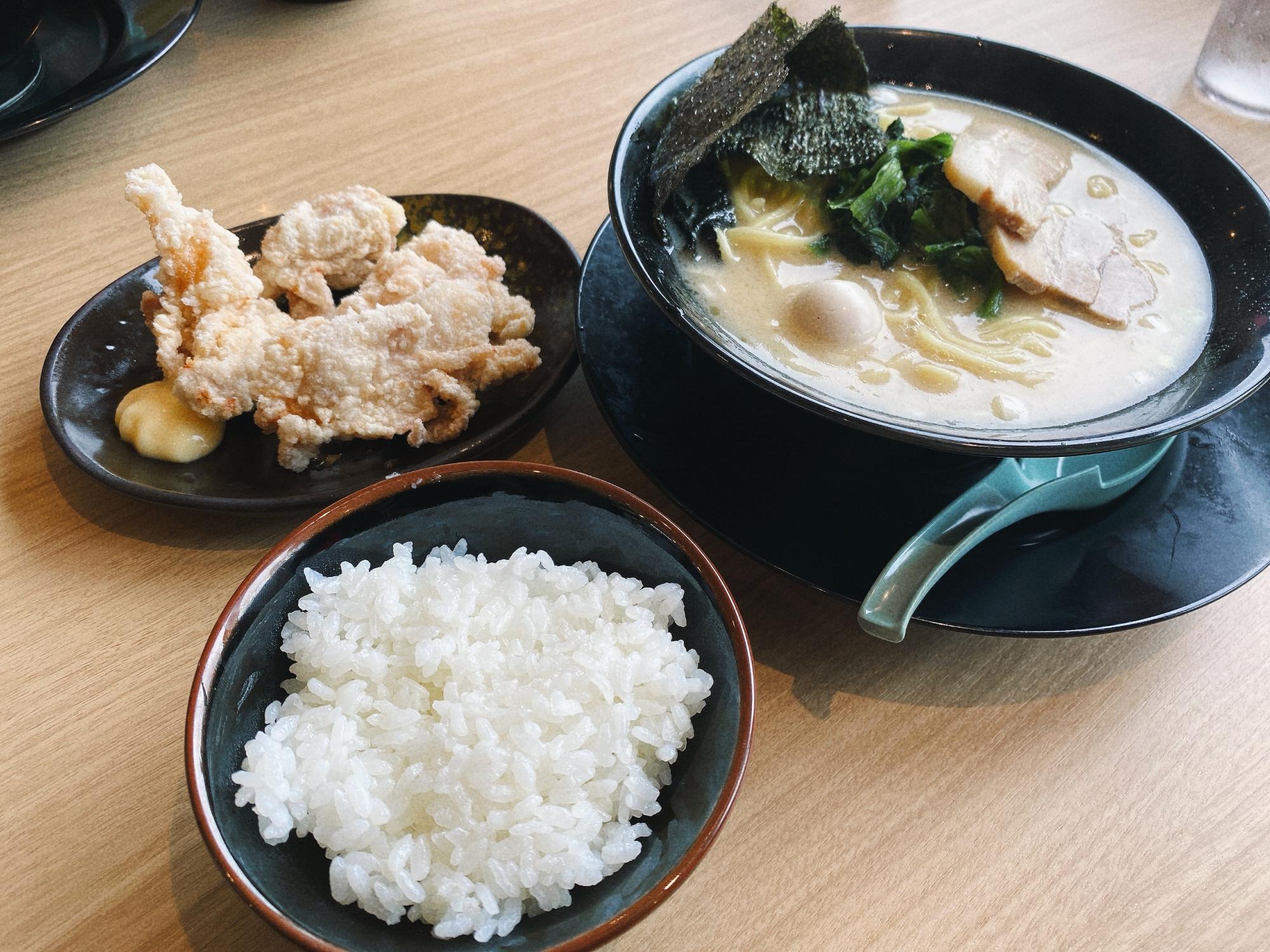 横浜家系ラーメン 創心家 唐揚げセット + ライス