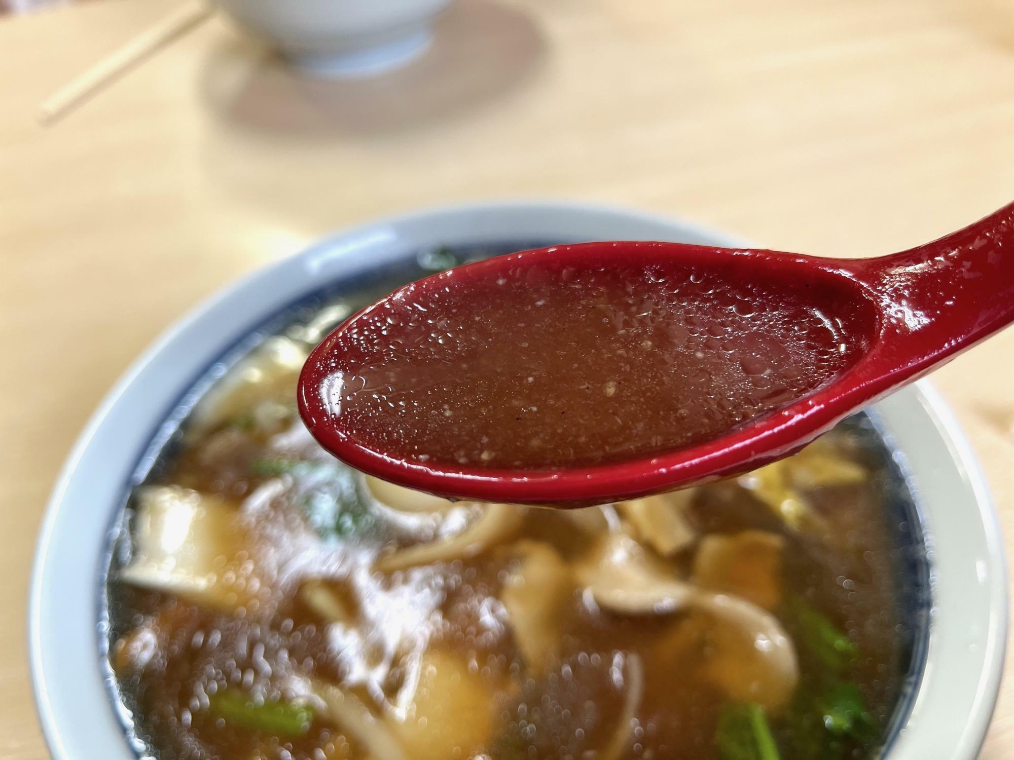 中華 しせん家 広東麺(かんとんめん) スープ