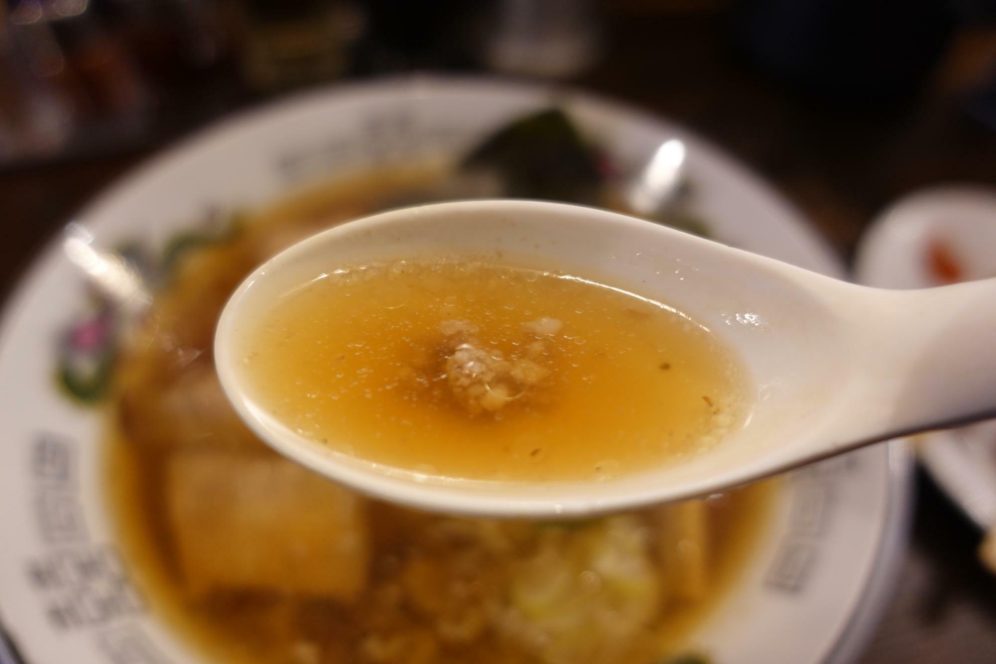 空山NEO(くうざんネオ)  「空」 醤油ラーメン スープ