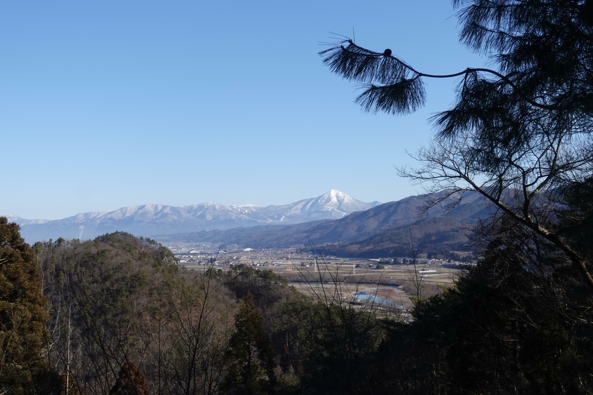 会津盆地と磐梯山