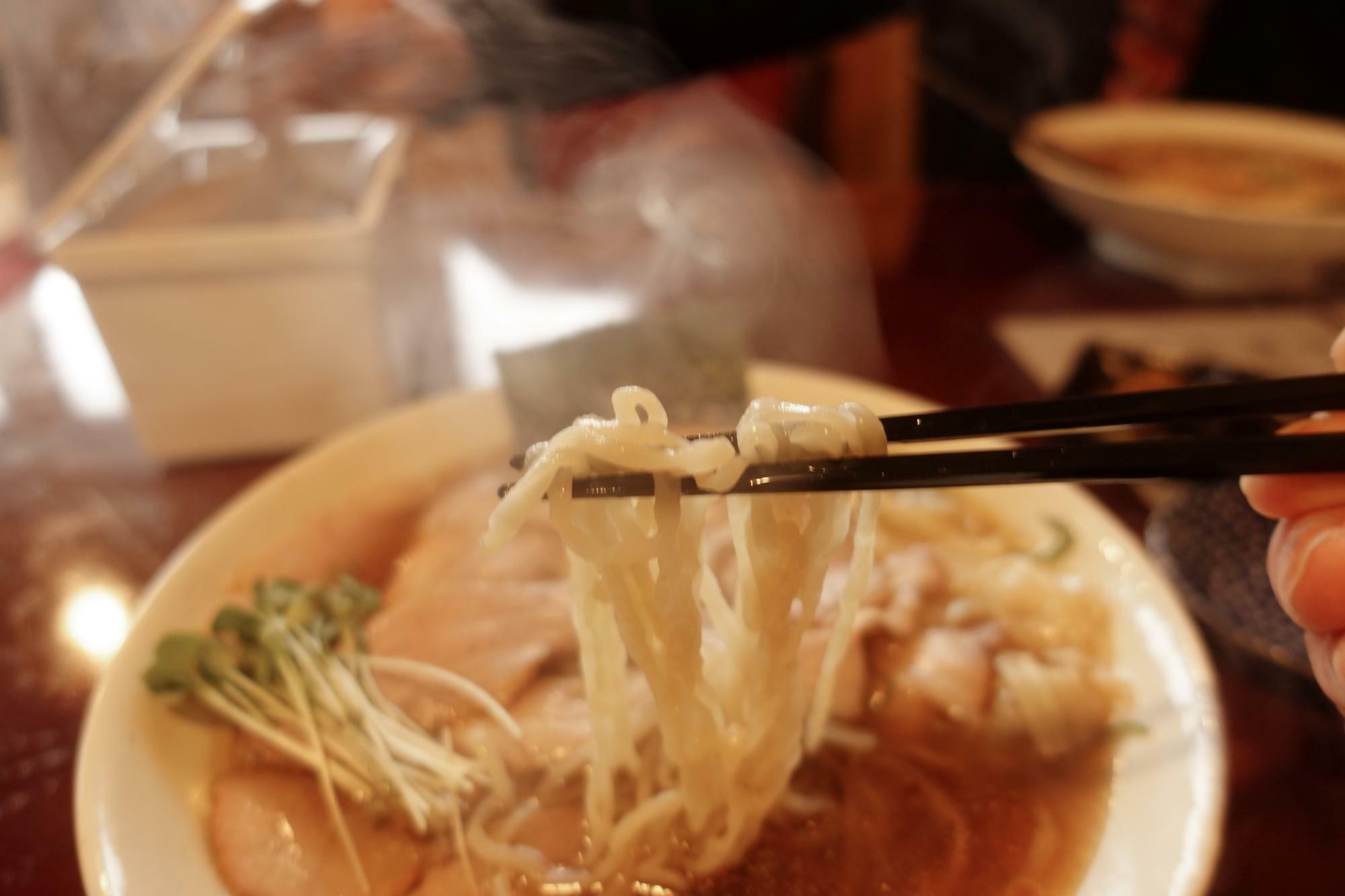 白河ラーメン はじめ 国産地鶏焼豚ワンタン麺