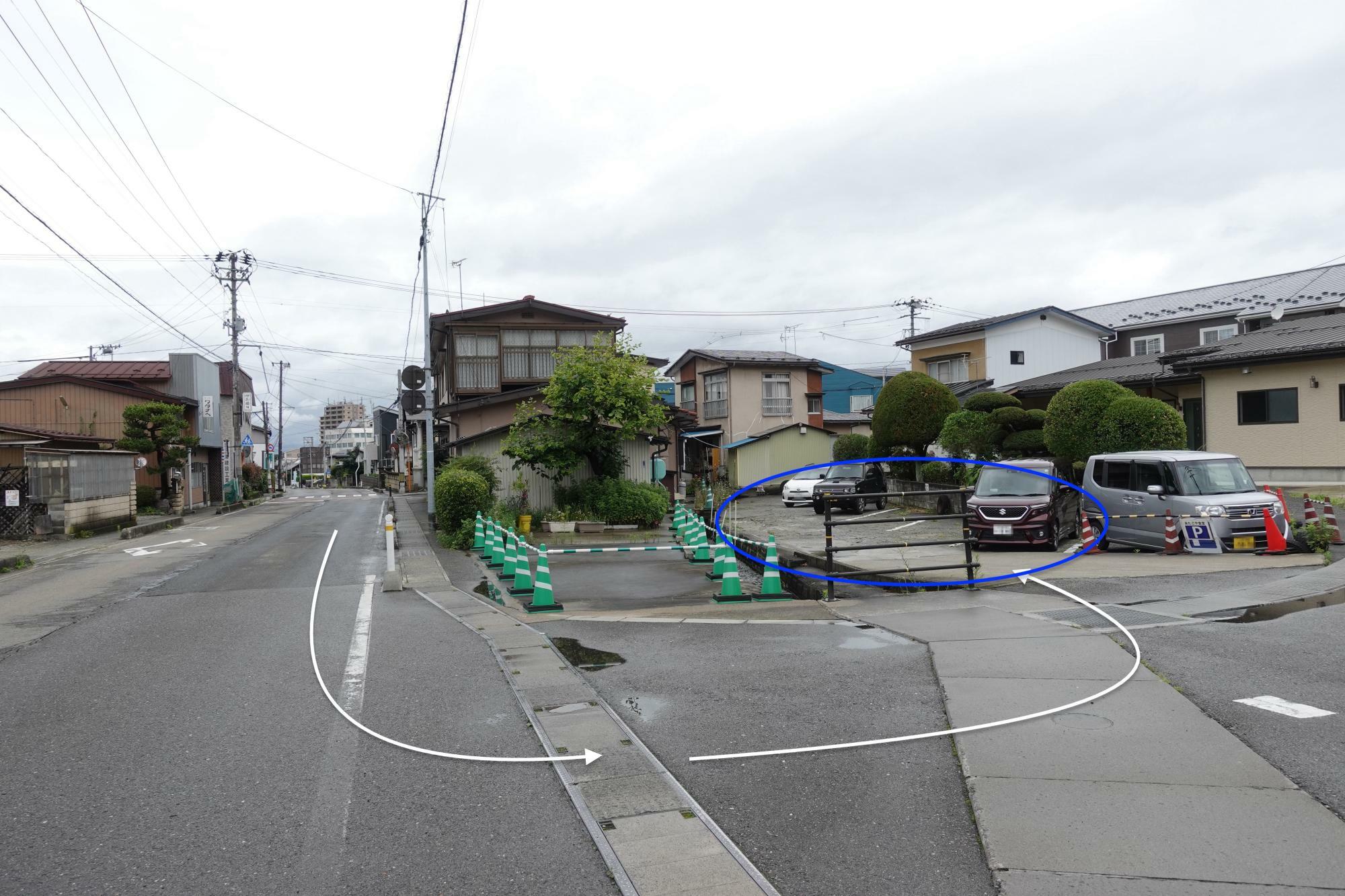 あたごや食堂 駐車場