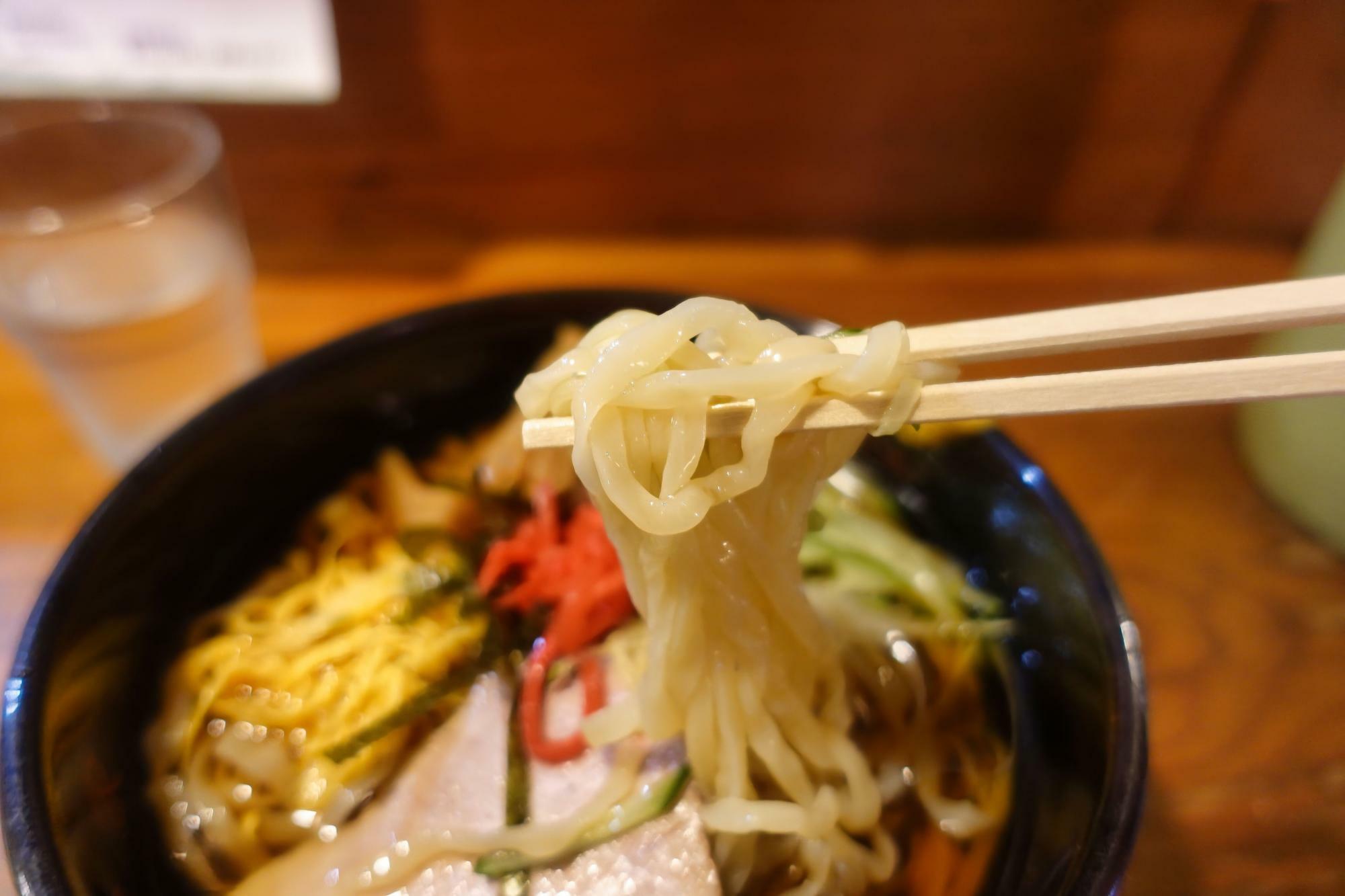 会津若松市 東山温泉 卯之家 冷やし中華 麺のリフトアップ