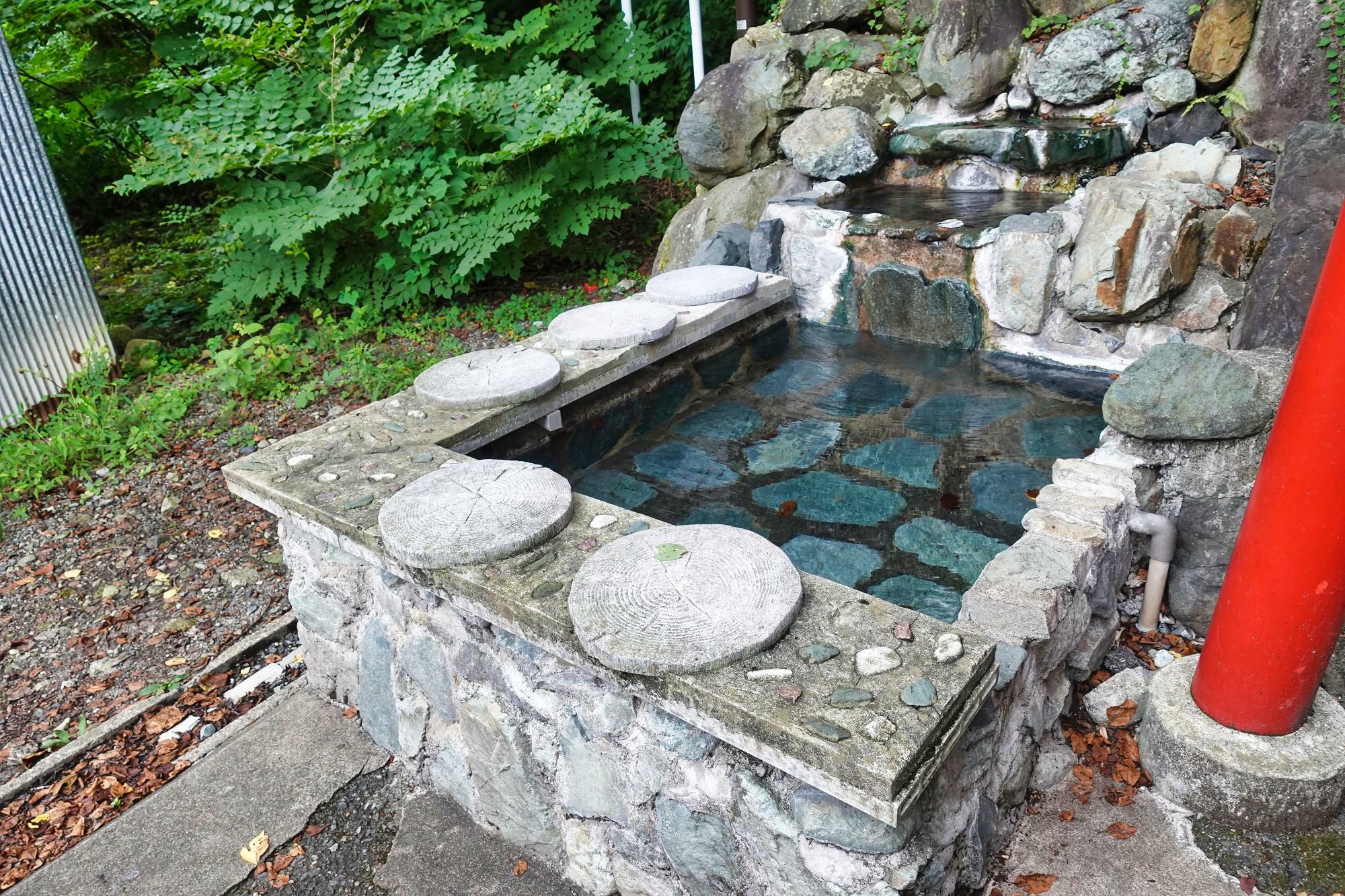 金精神社 足湯