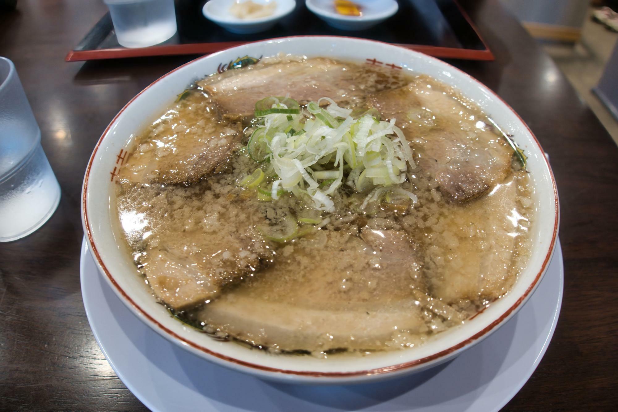 らぁ麺 まえ田 （ラーメン まえだ）チャーシュー麺 背脂入り