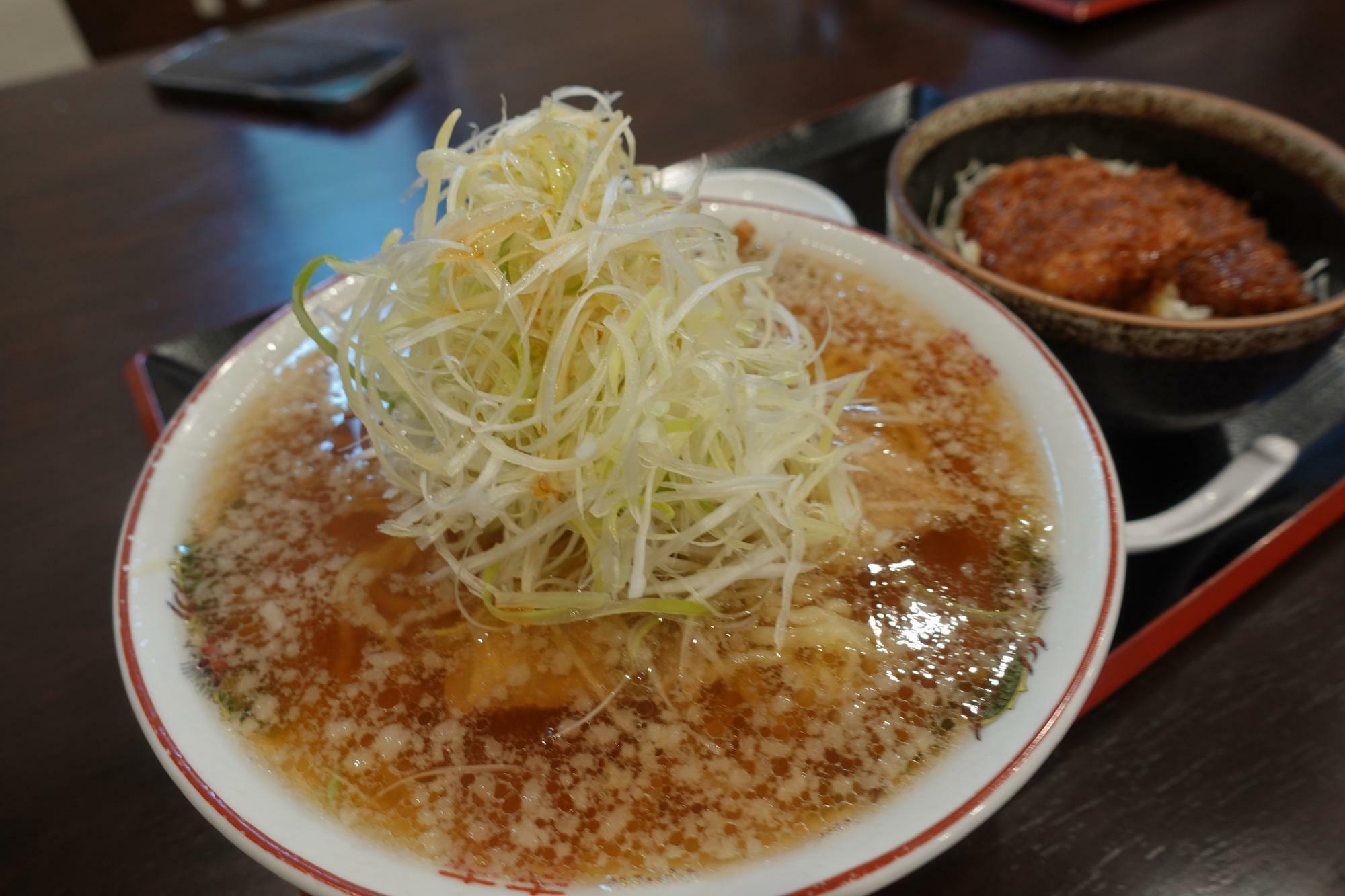 ソースカツ丼セットをネギラーメンに変更