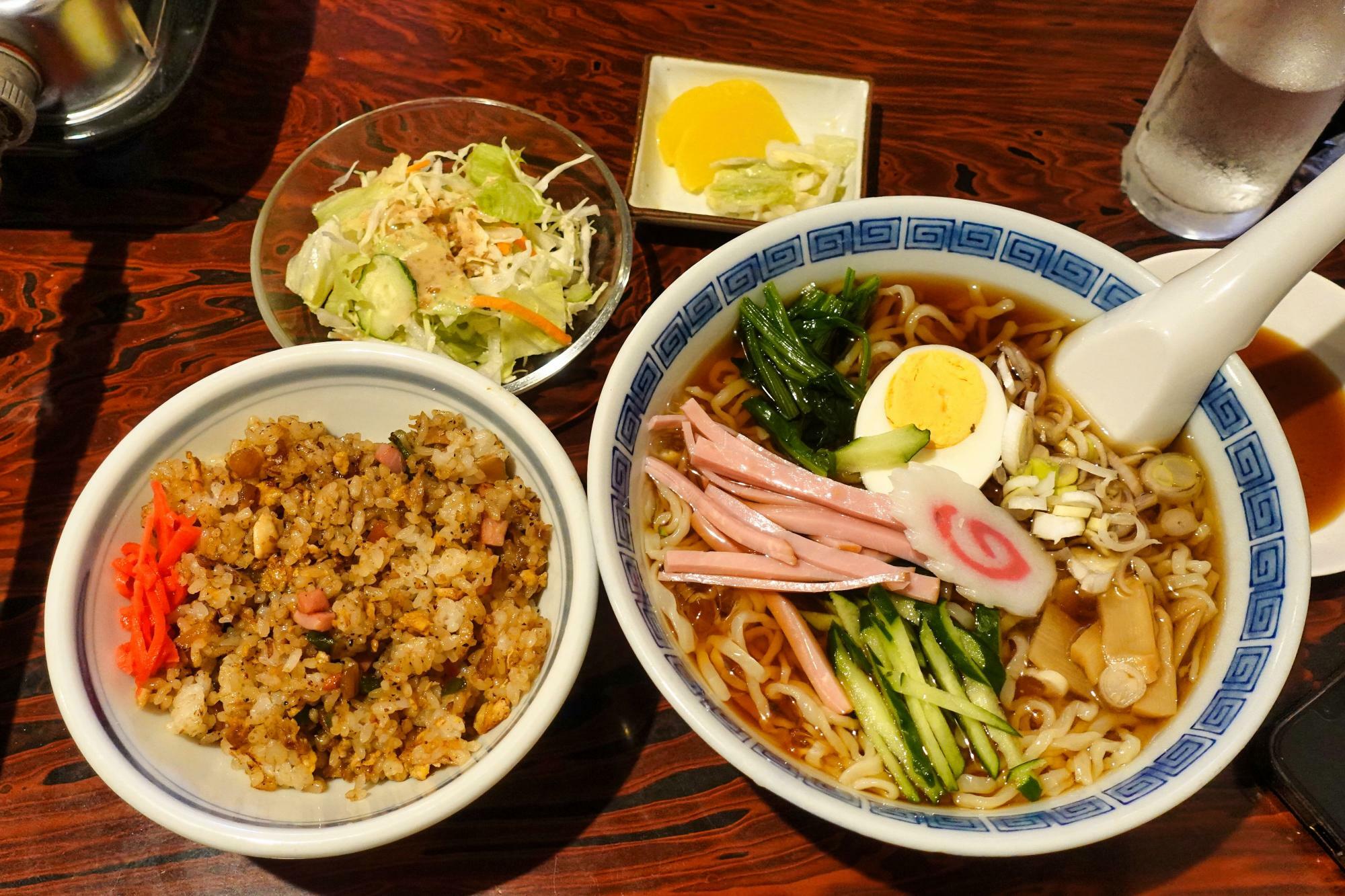 居酒屋 弘竜(こうりゅう) 冷たいラーメン ミニチャーハン