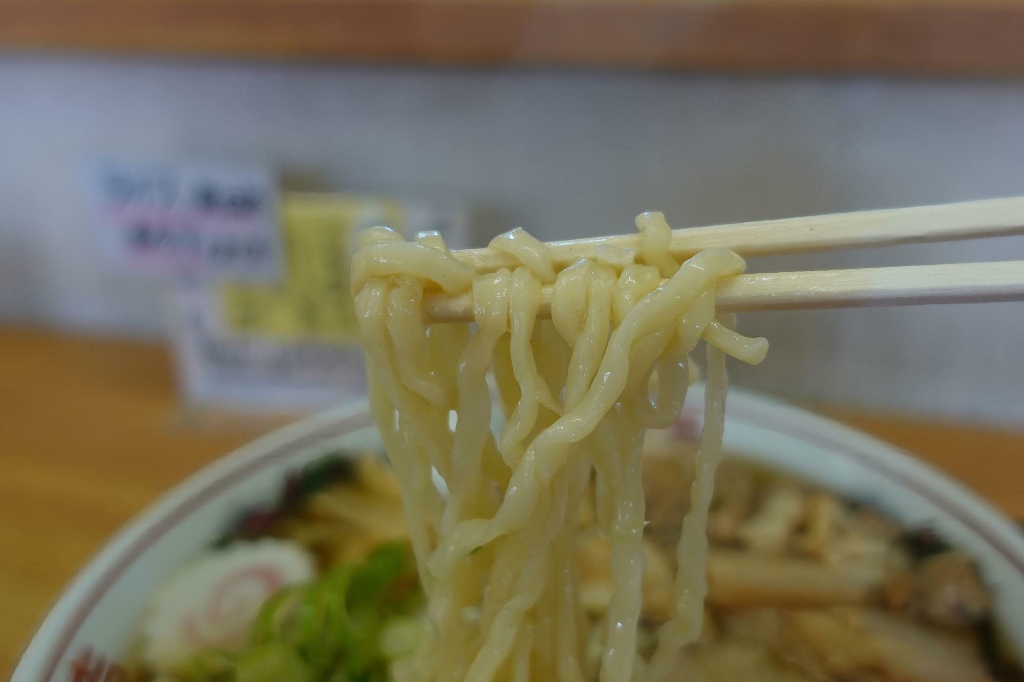 天高盛(てんこもり)  ラーメン 麺リフトアップ