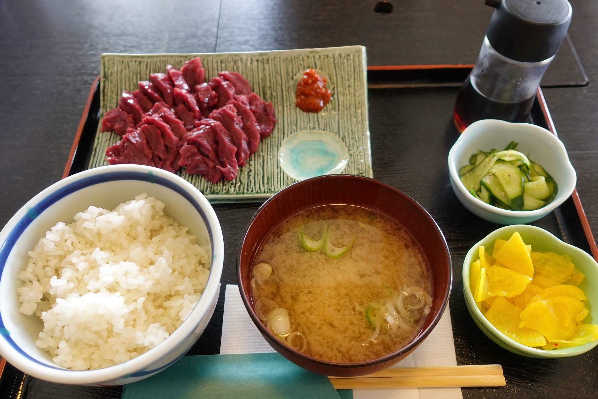 田部畜ミート 馬刺し定食