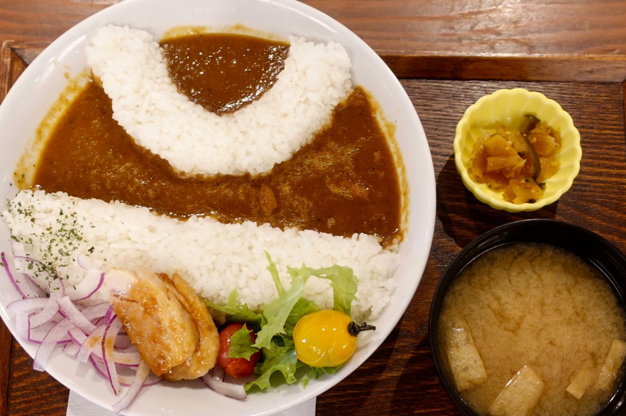 デッコラ(DECCORA) ご当地カレー ダムカレー