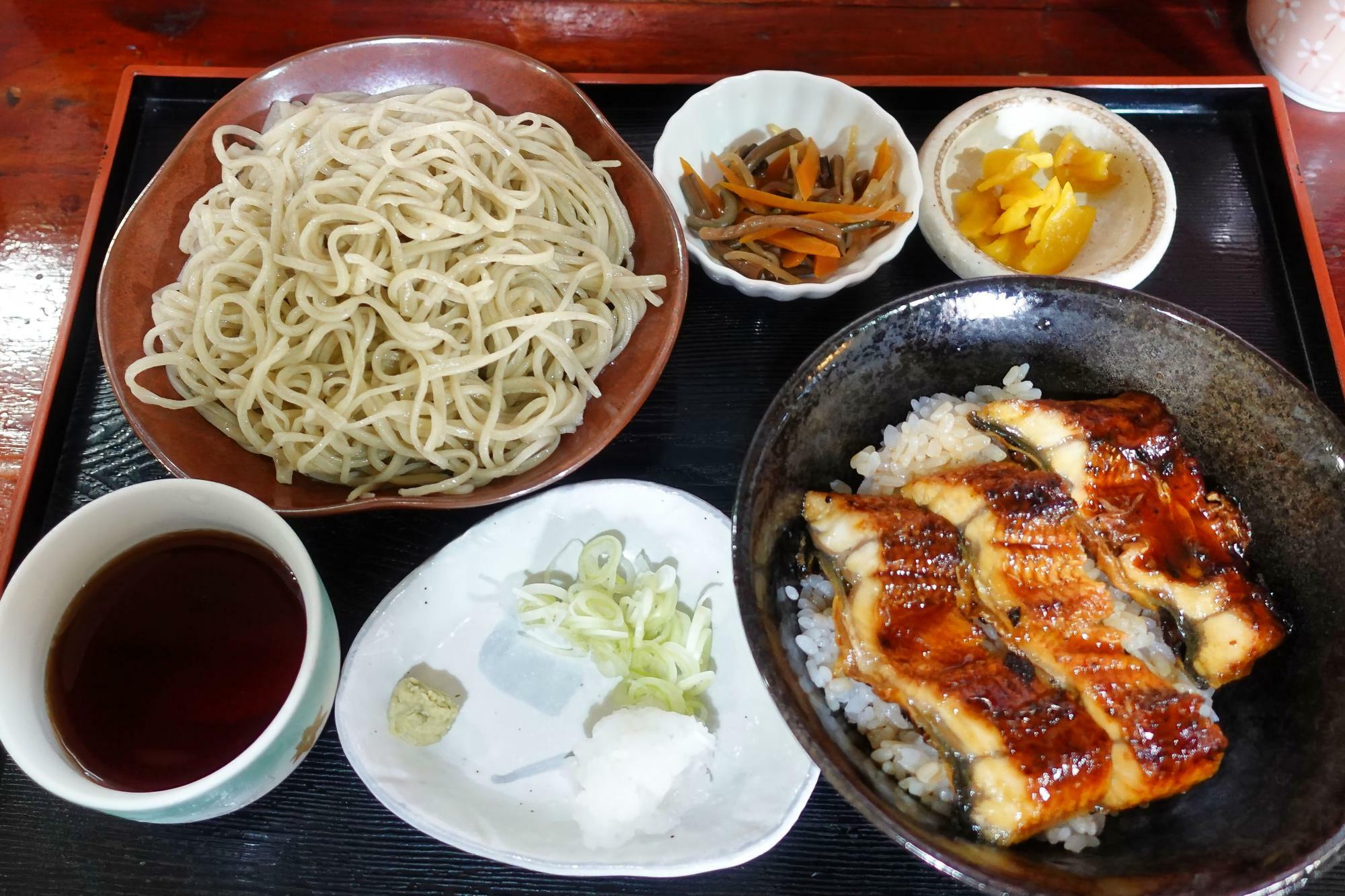 食事処 かんのや 手打ち蕎麦・うな丼セット