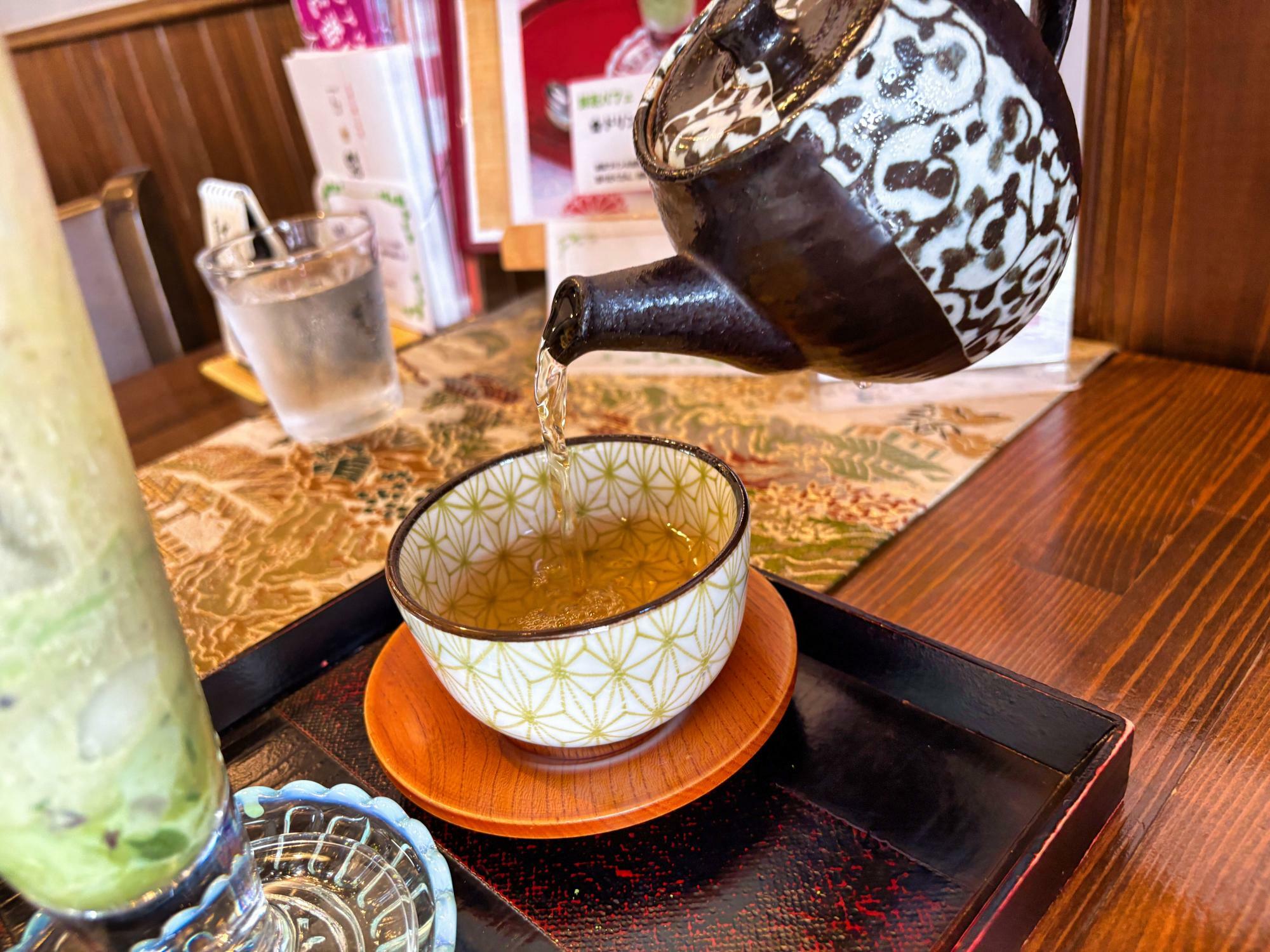 なぬか町茶房 結(ゆい) 抹茶パフェ + 自家製ほうじ茶