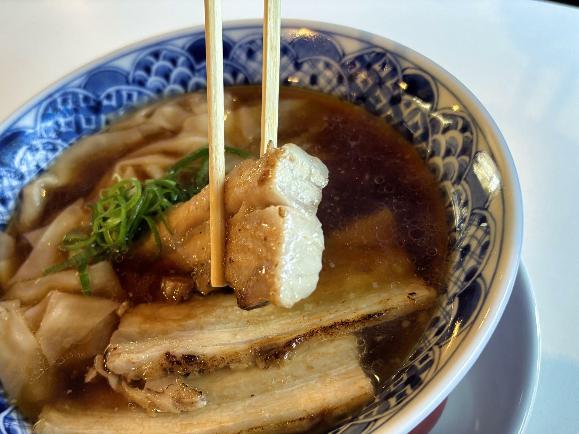 喜多方 満喜(みつき) 醤油ワンタン麺