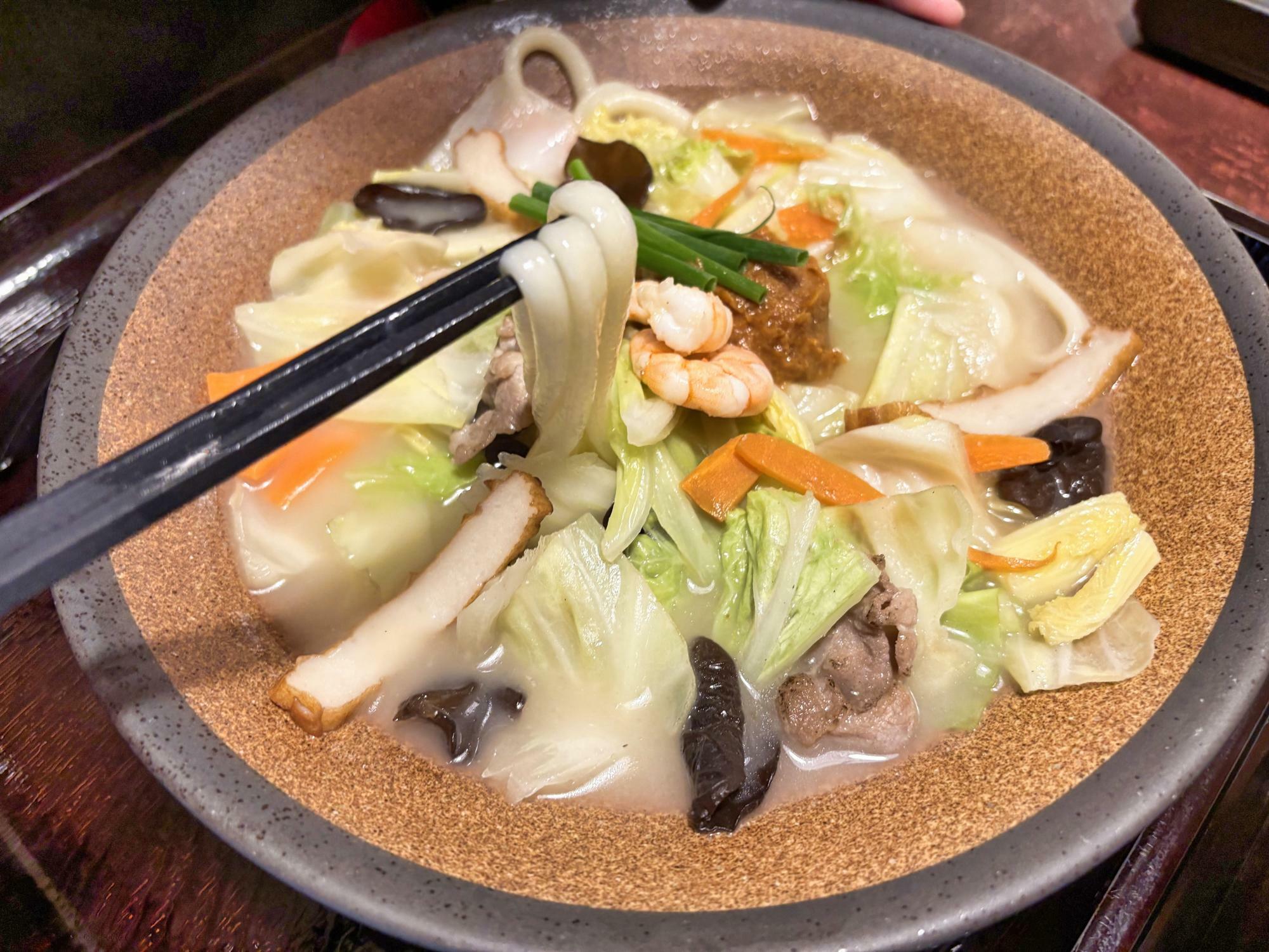 手延べうどん むぎの里 うま辛白湯うどん