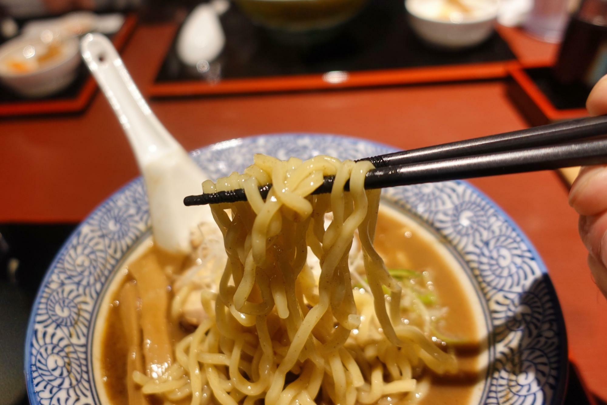 会津乃てんぐ 侍ラーメン 麺リフトアップ