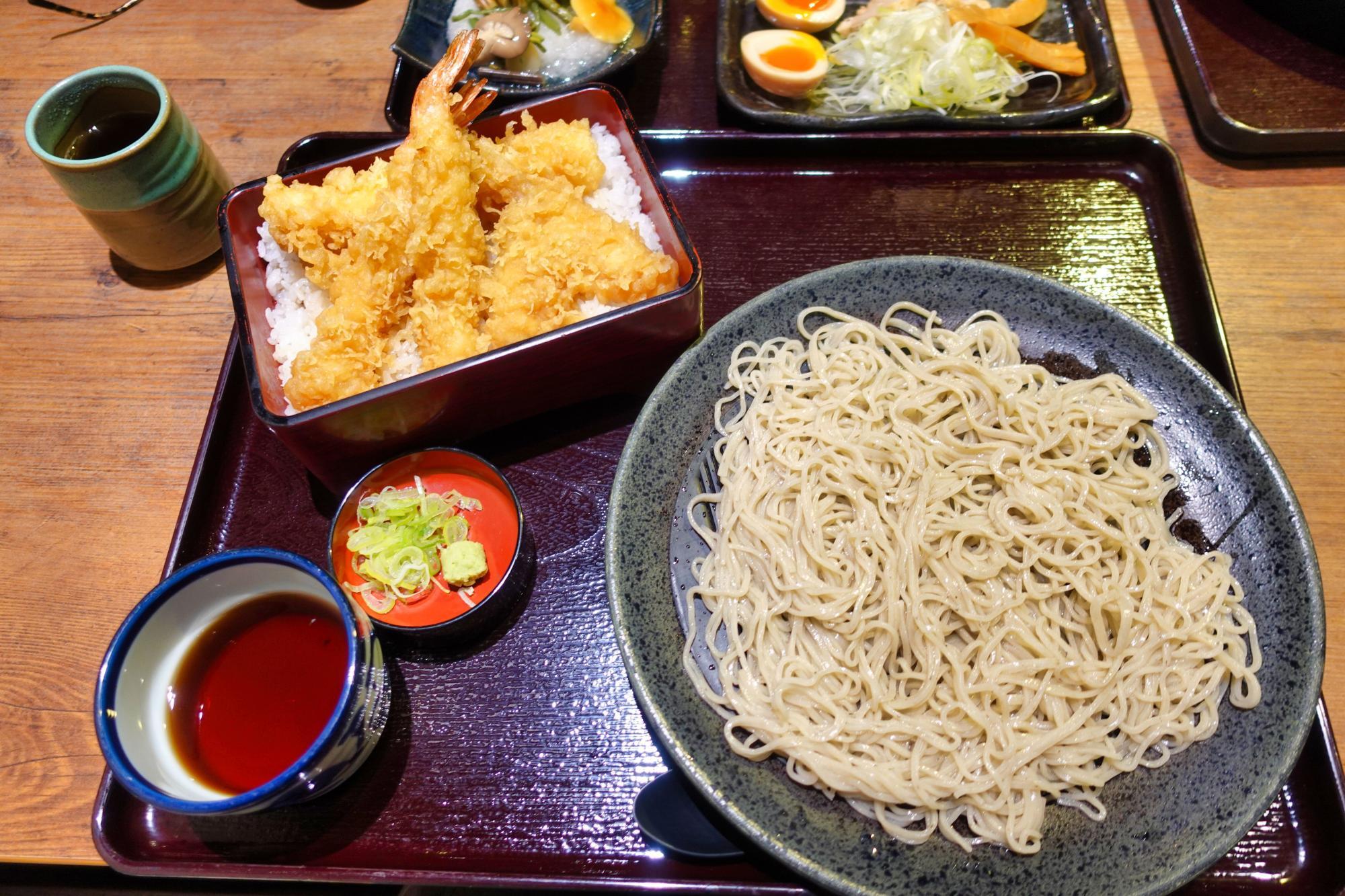 十割 そば会 会津本店 もりそばと特上海鮮天重