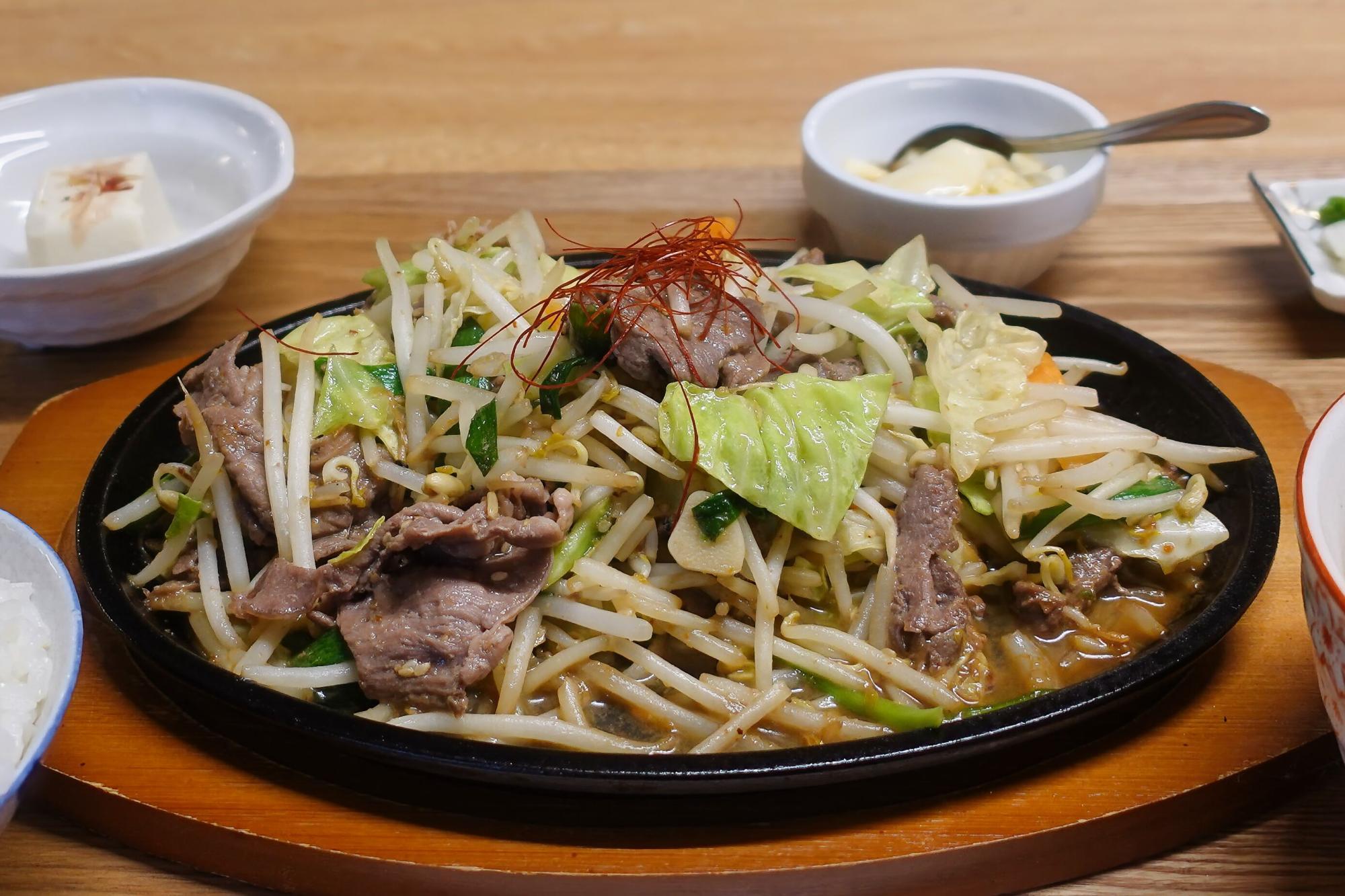 きちんとごはん虹(にじ) マトン鉄板焼き定食