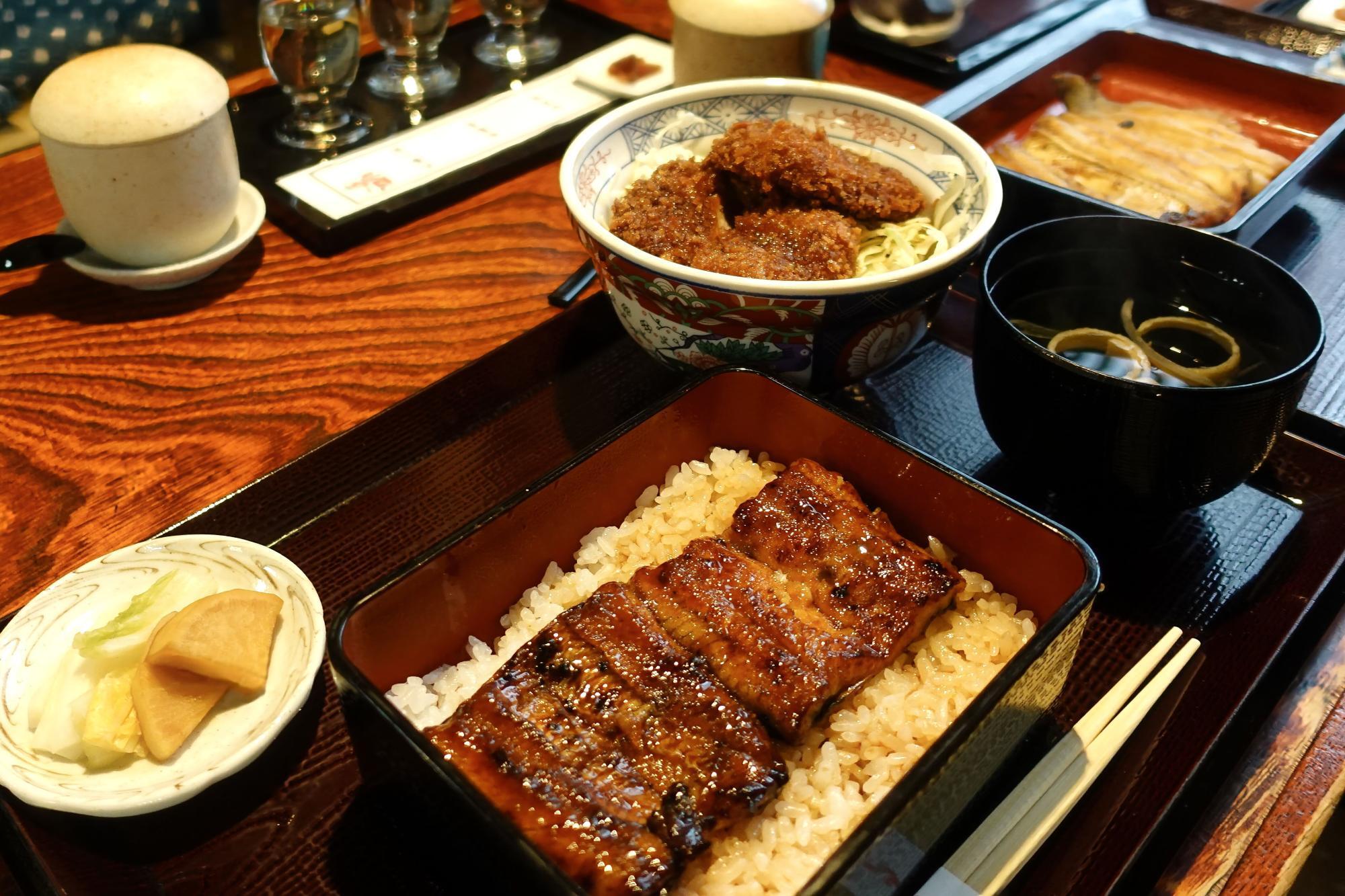 鰻のえびや うなかつ丼