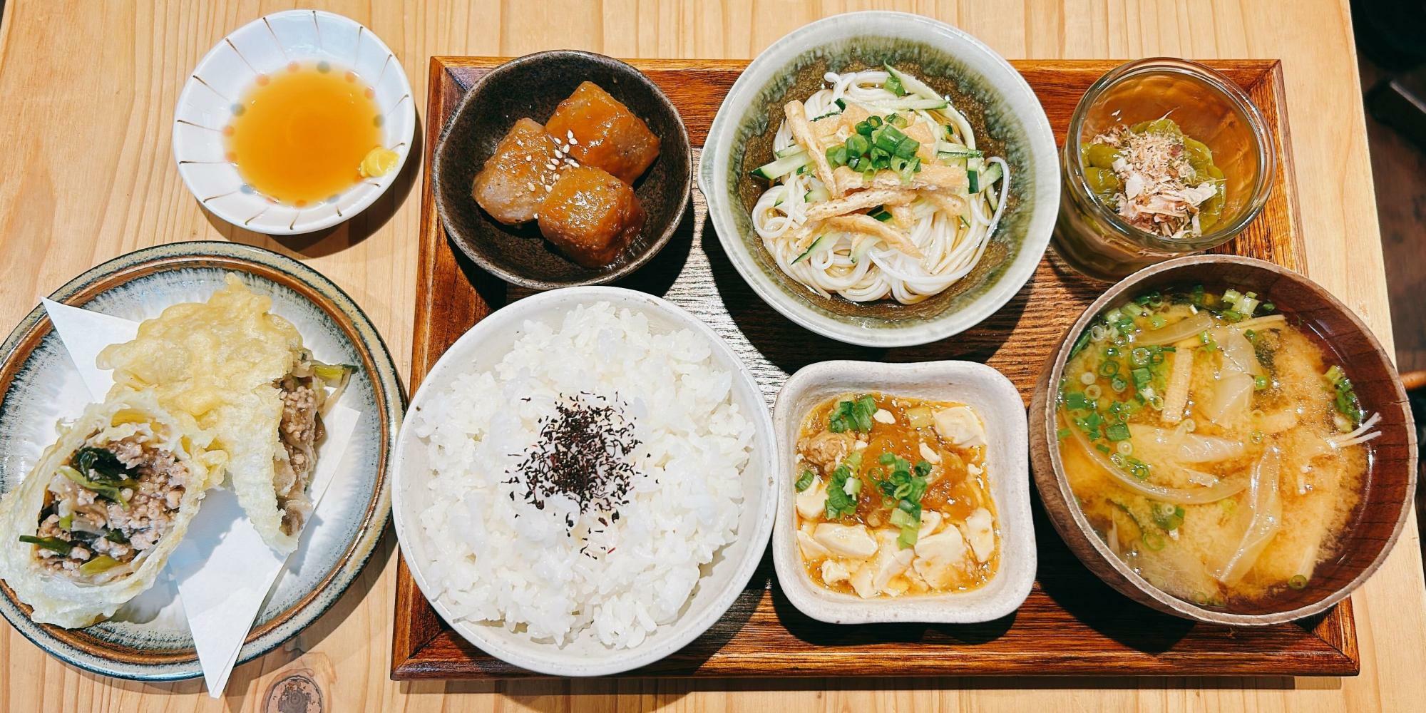 美味しくて栄養バランスも取れた満足度の高い日替わりランチ（税込1,000円）