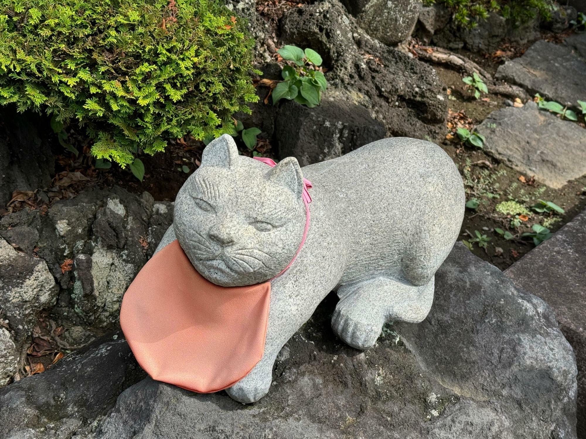 金正寺の猫の石像