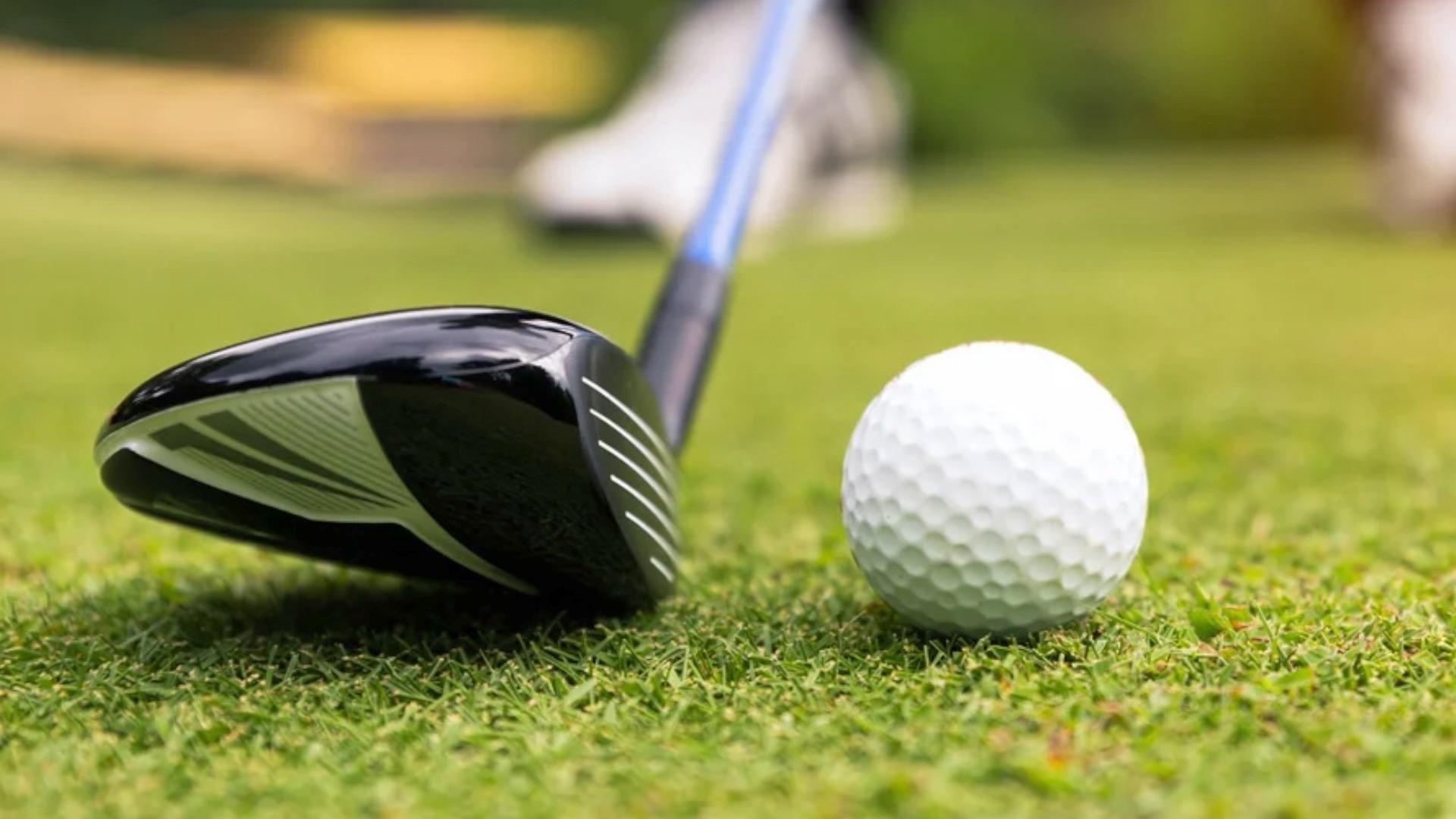 フェアウェイウッドの正しい使い方とは？ボールの手前にクラブを落とすテクニックを学ぼう