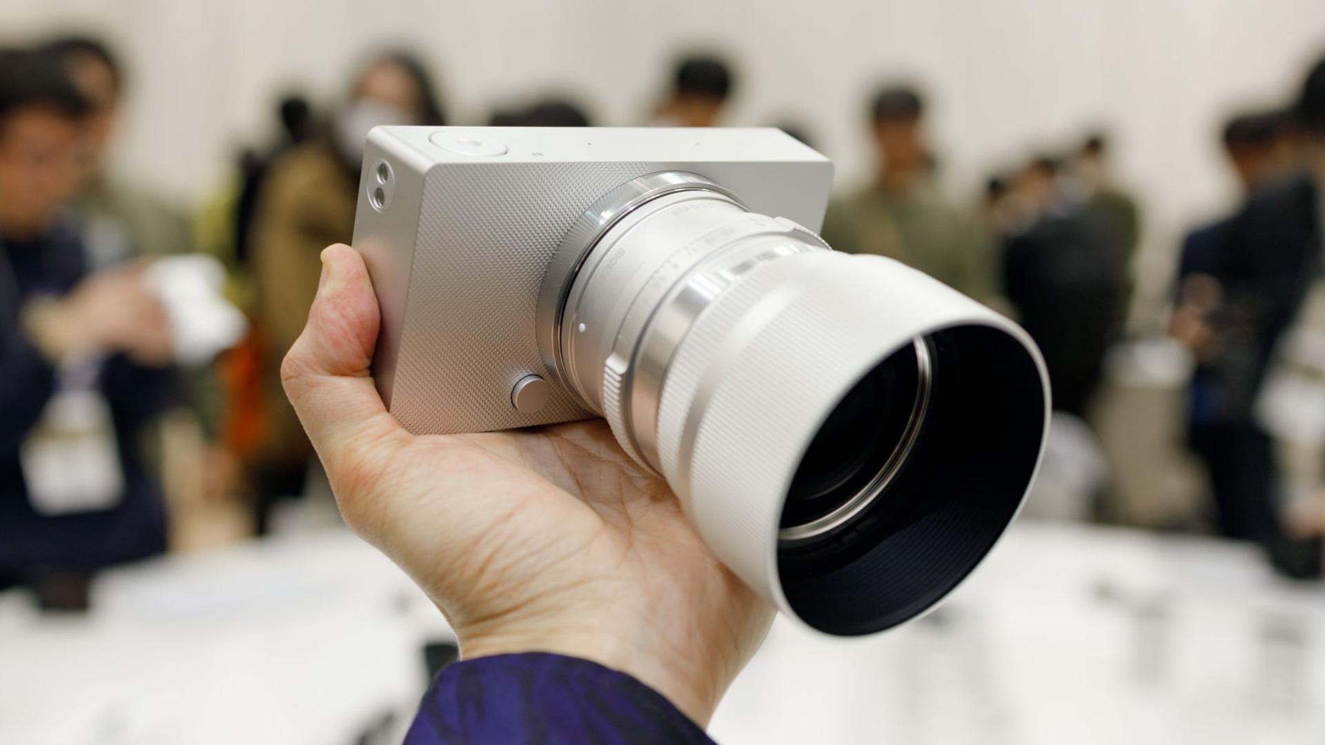 カメラはデザインか？機能か？「Sigma BF」に感じた挑戦と美学