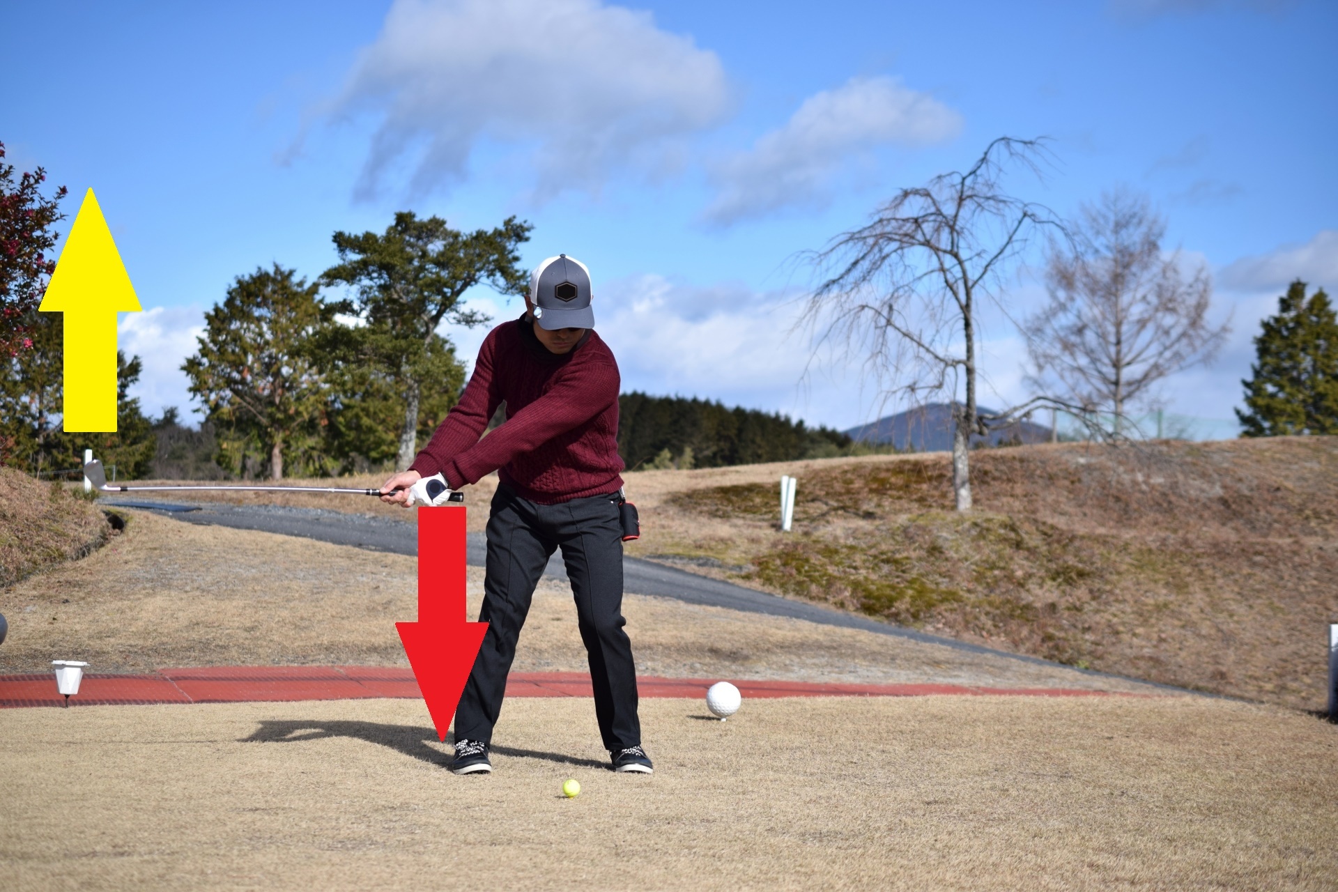 グリップエンドを下げるとヘッドが上がる