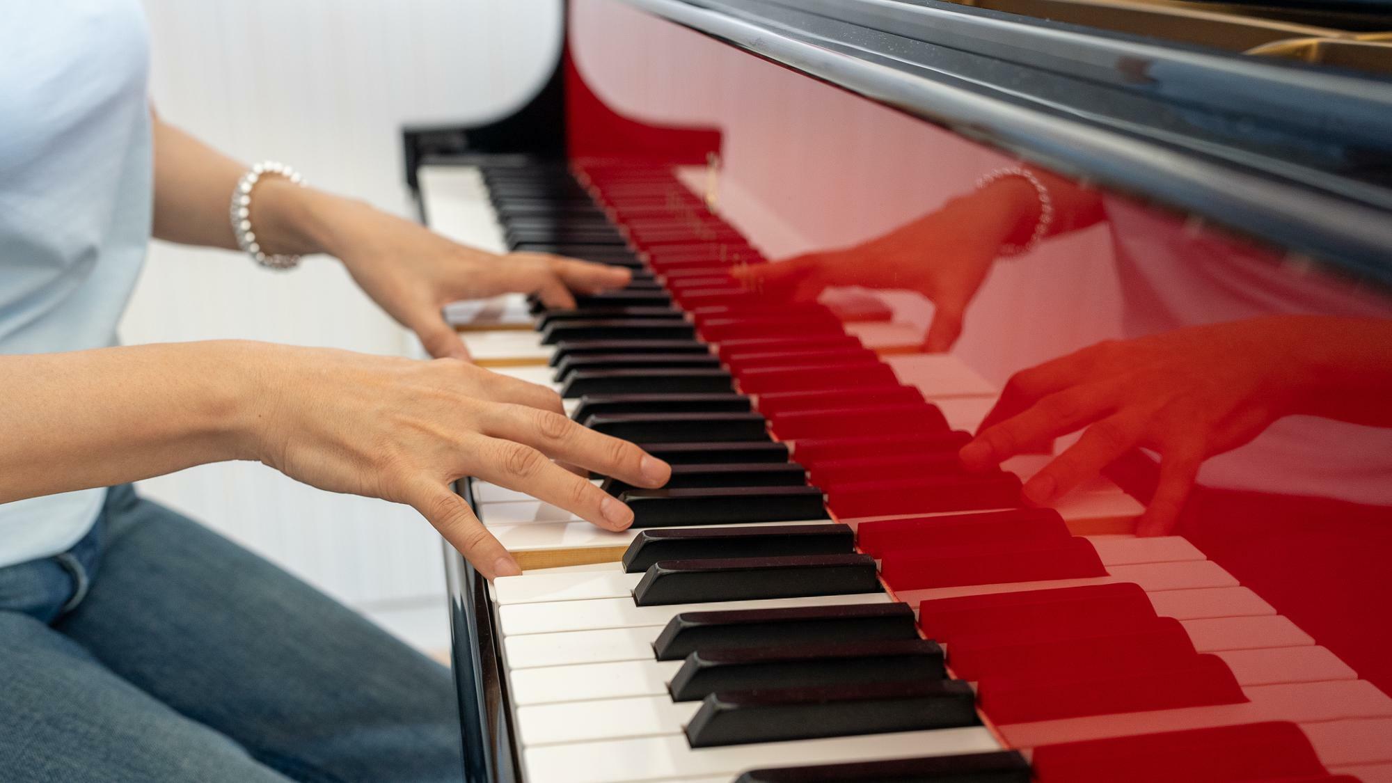 YouTube『歌ってみた』で演奏しているスタインウェイ&サンズのグランドピアノ