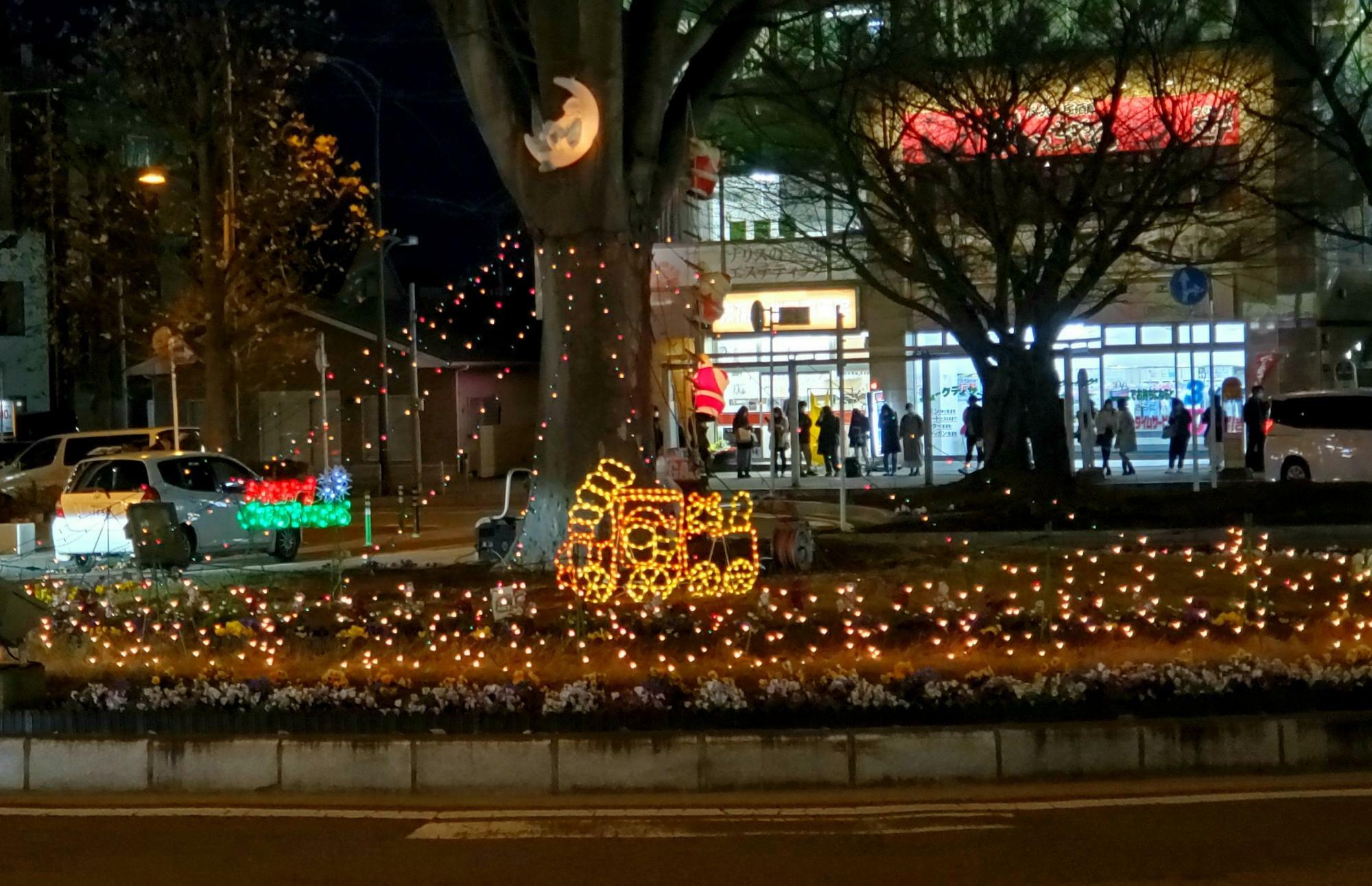 我孫子駅北口ロータリーに灯ったクリスマスイルミネーション