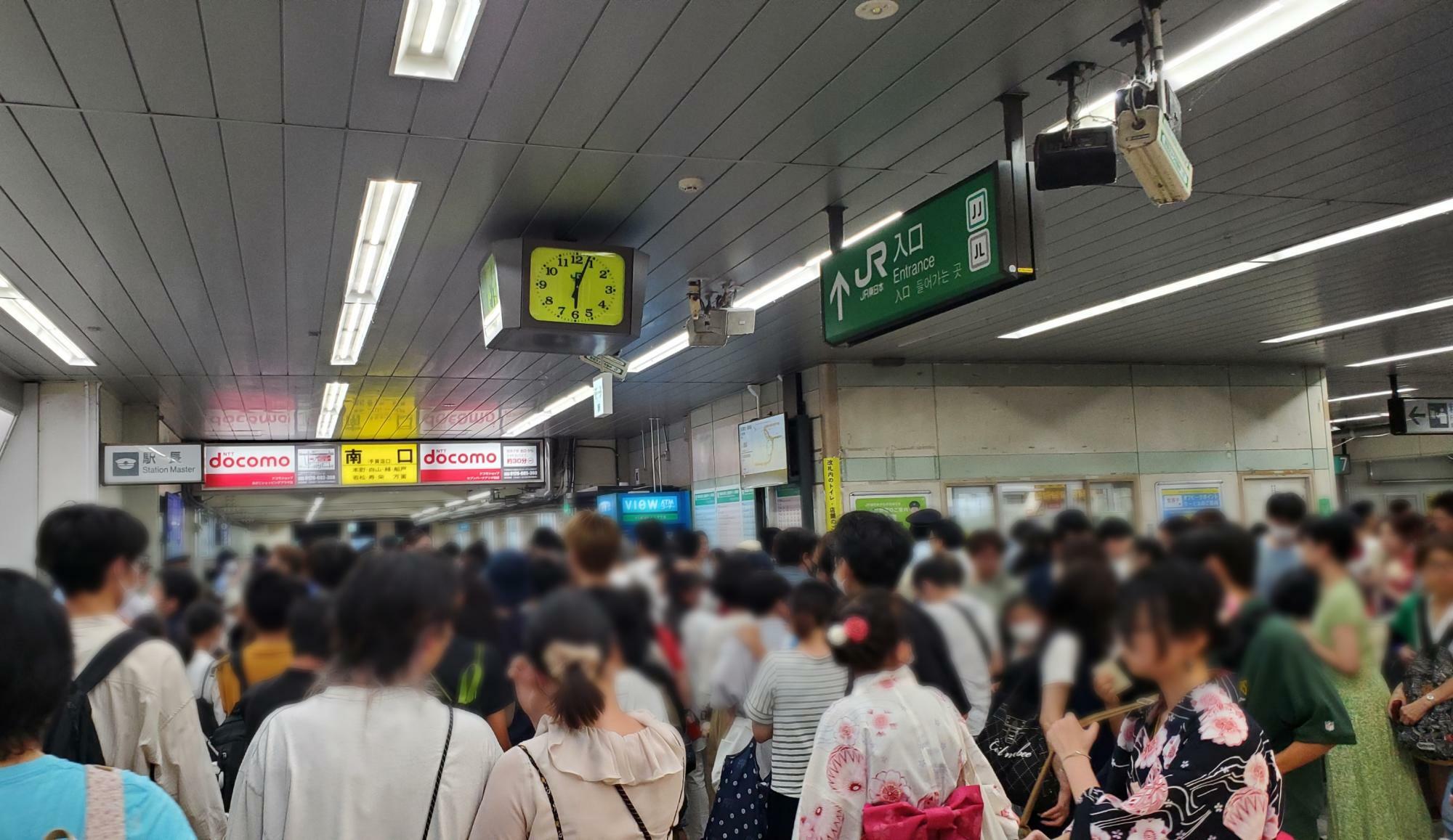 ※花火大会当日の我孫子駅改札前のイメージ