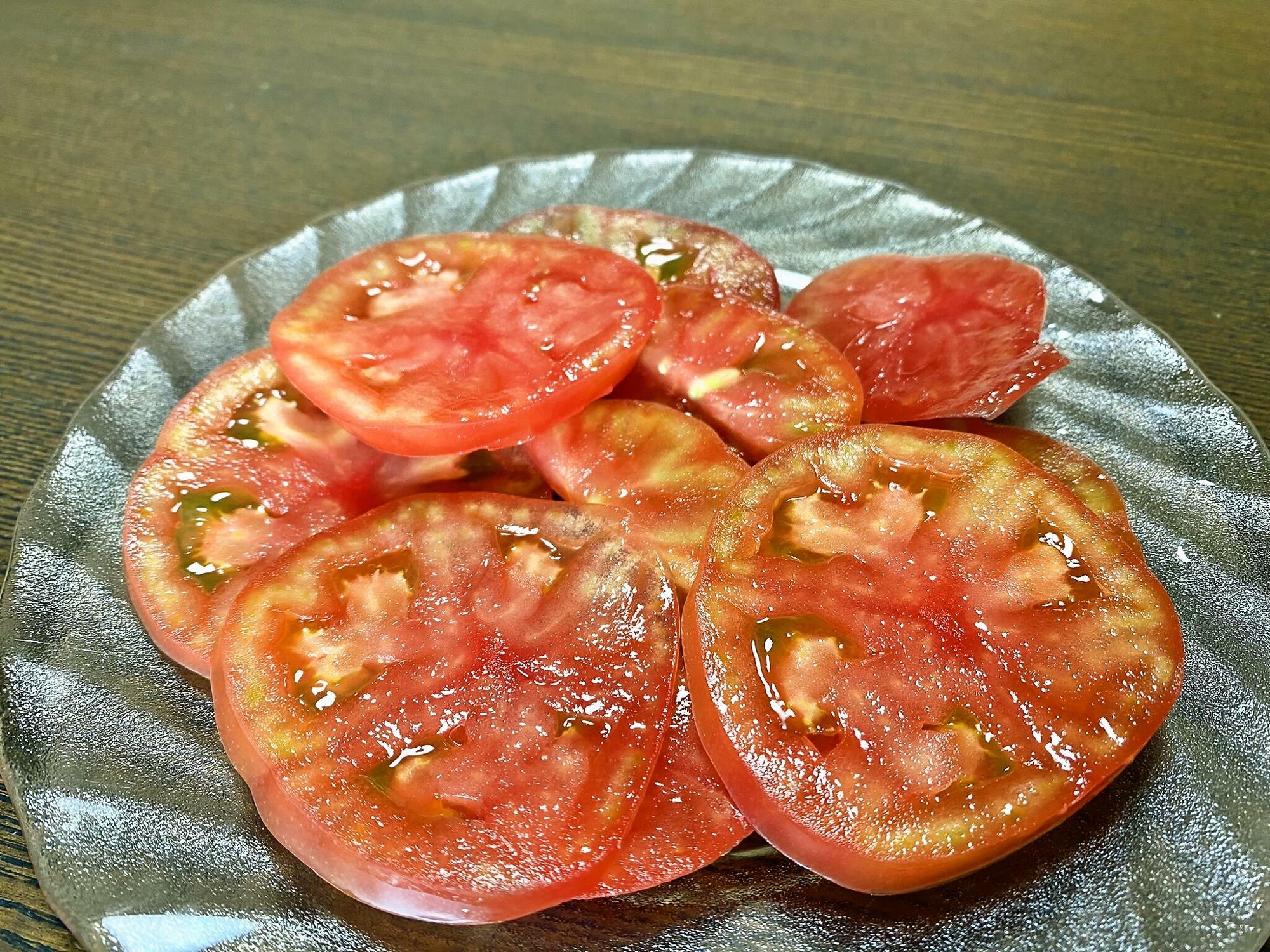 「れぎゅーむれぎゅーむ」のトマトは、ゼリー部分が少ないのも特徴
