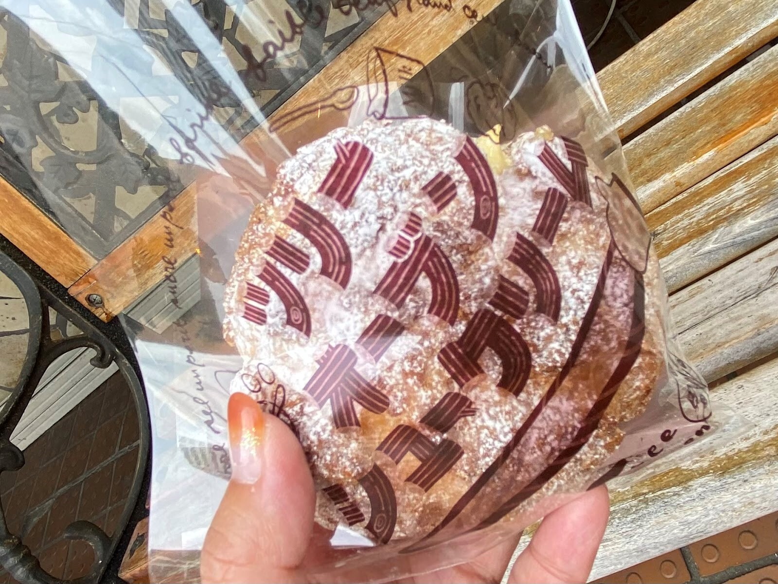 厚木市】サクっとシュークリームが絶品!駅前にある素敵な 厚木市】サクっとシュークリームが絶品!駅前にある素敵な
