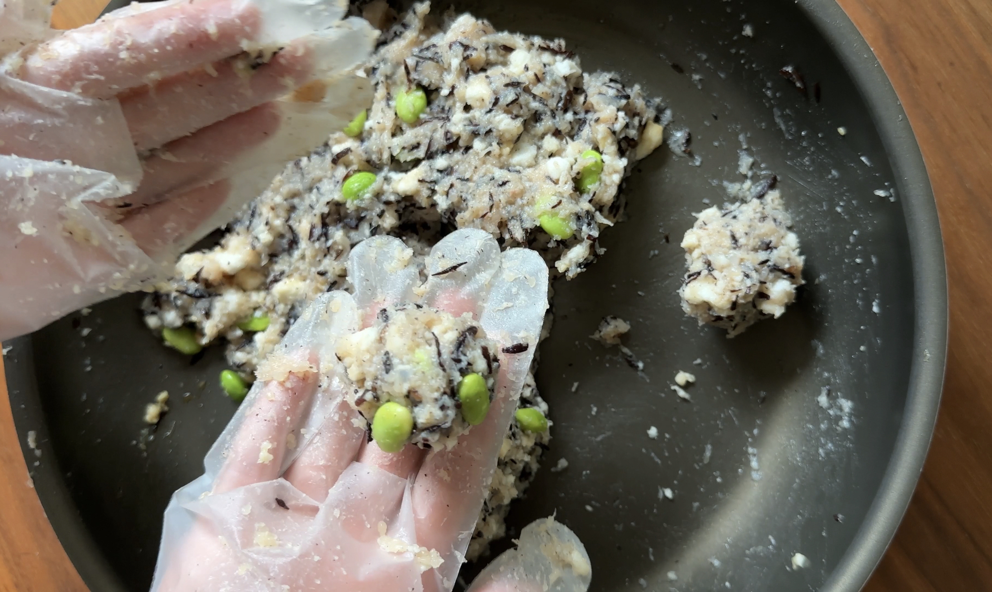 枝豆がバランスよく入るように作ると彩りよし