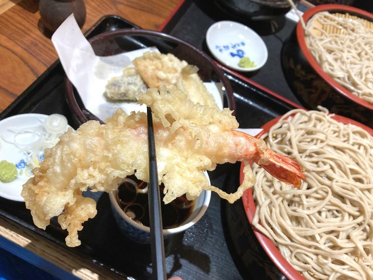 サクサク、プリプリの食感がたまらない海老の天ぷら