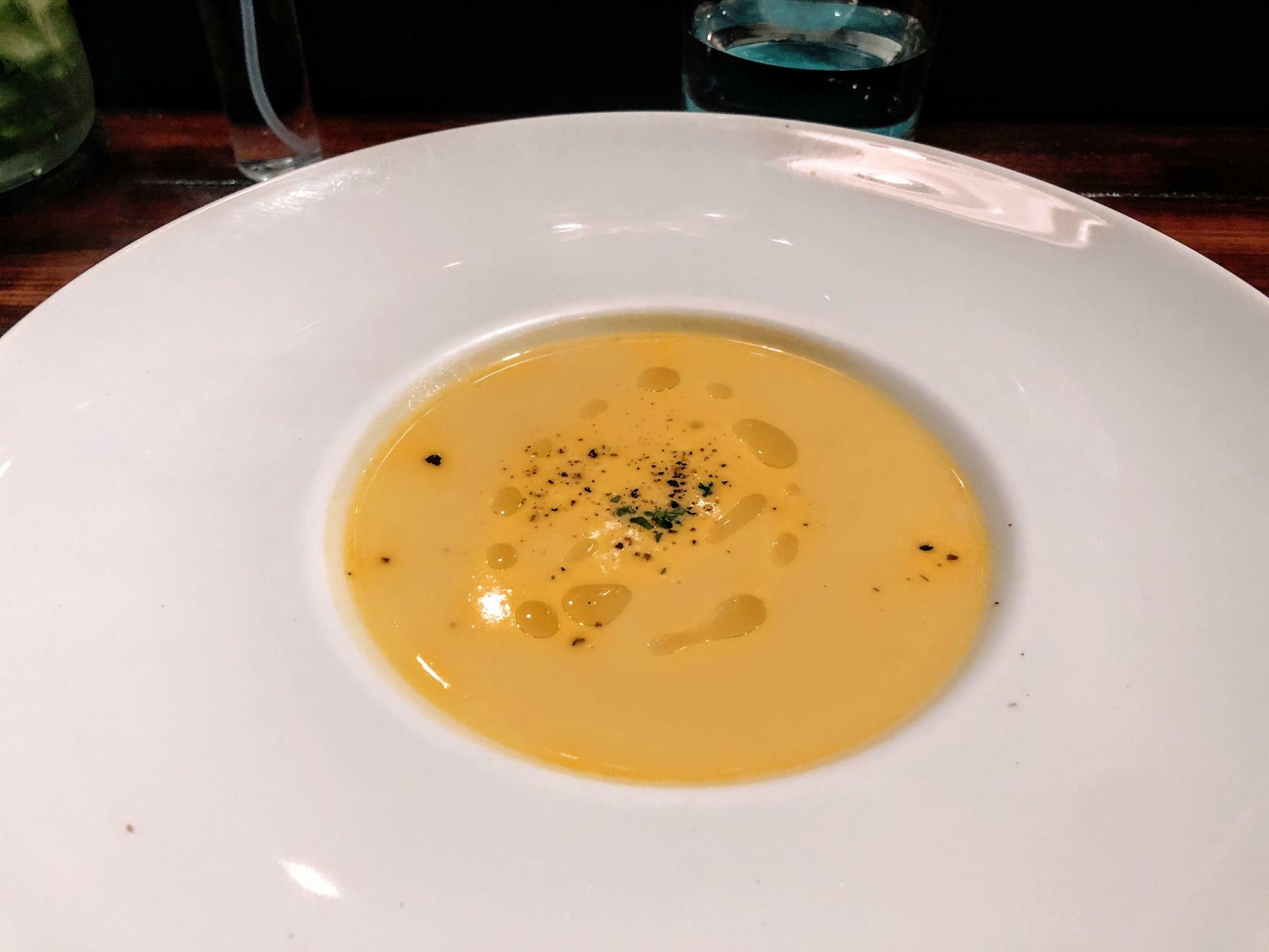 バターナッツかぼちゃの甘みがやさしい、温製スープ
