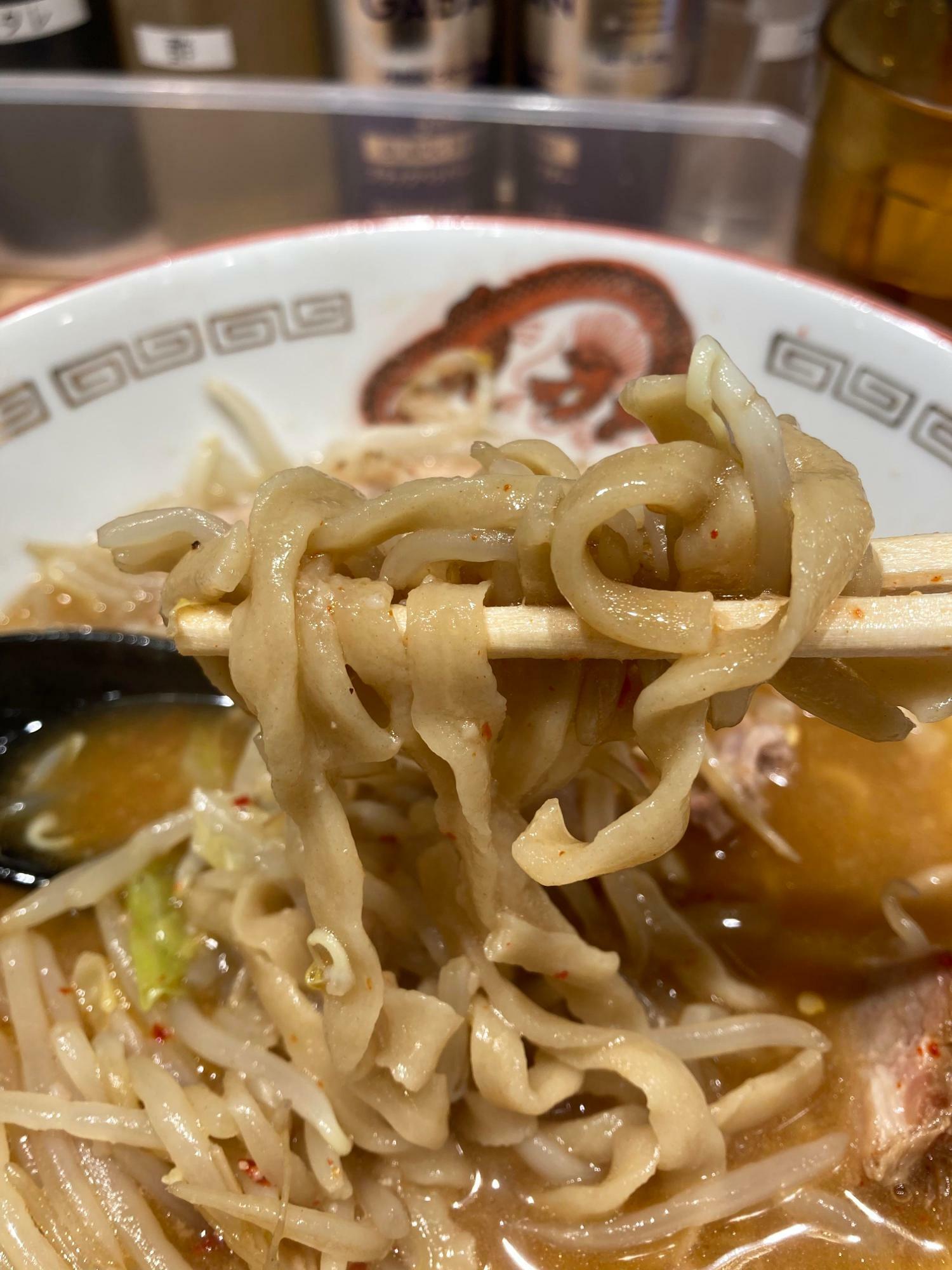 スープの入りやすい麺