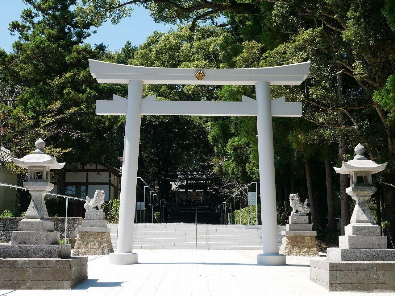 井伊谷宮の新鳥居（正面から）