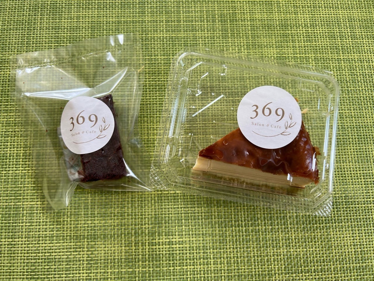 デーツチョコレートブラウニーと豆腐チーズケーキ