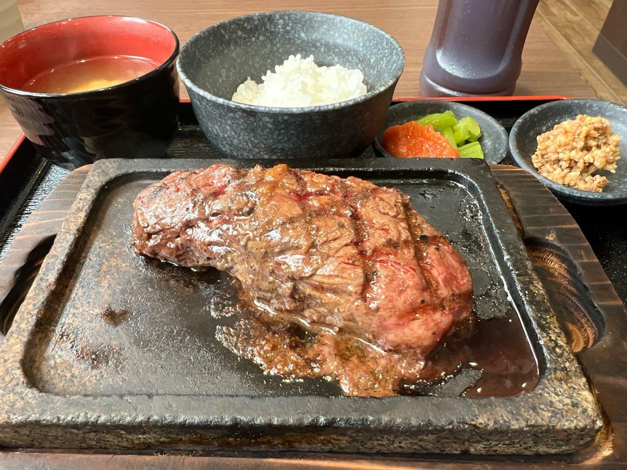 「感動の肉と米 豊田錦店」ハラミステーキ