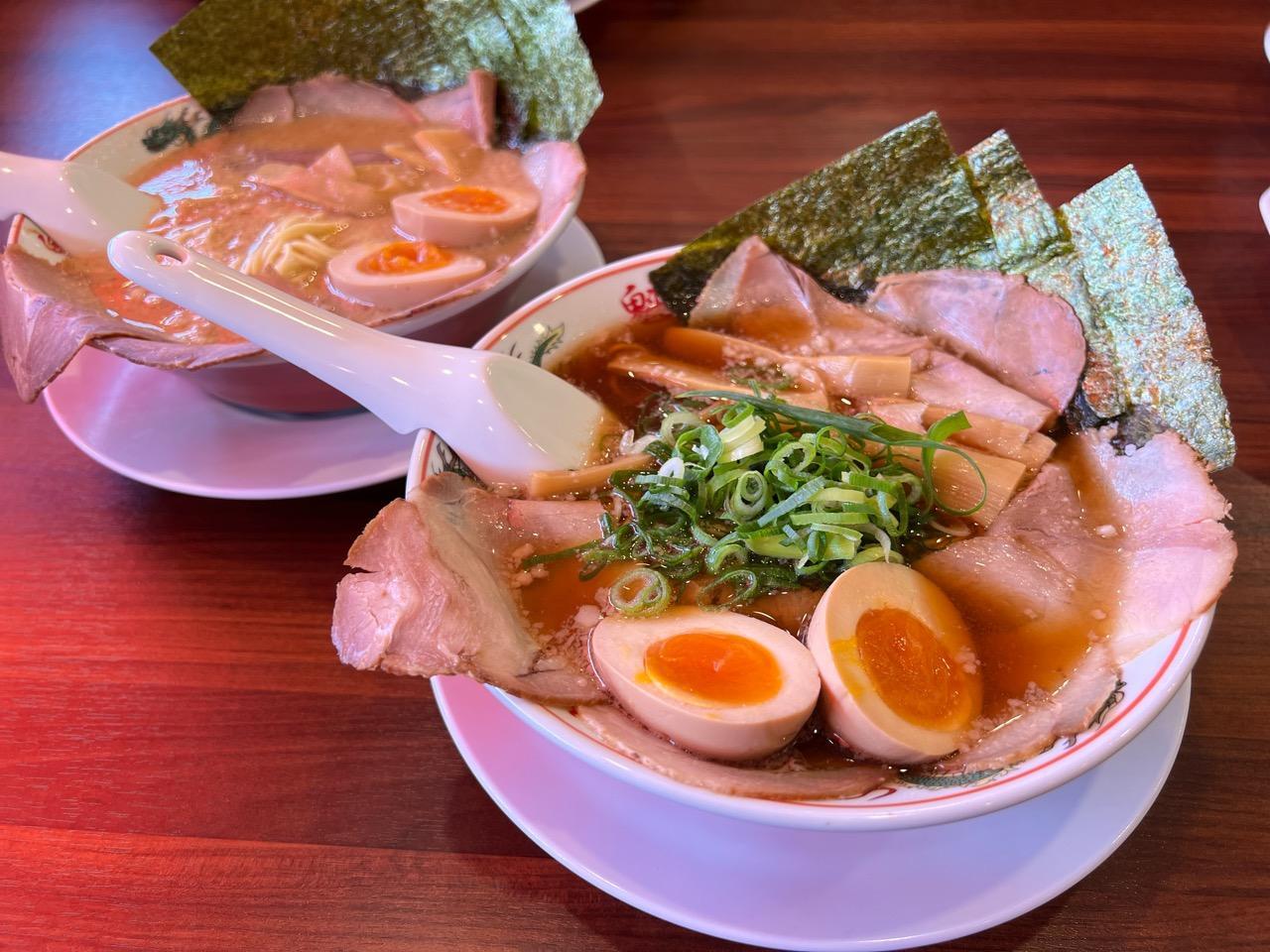 特製醤油とコク旨「全部のせラーメン」