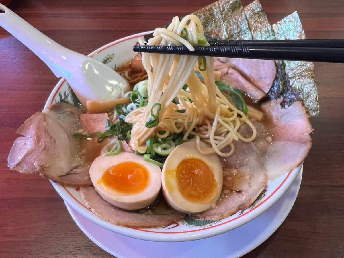 特製醤油「全部のせラーメン」