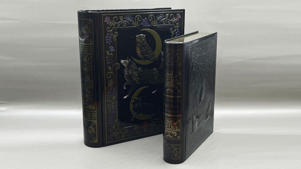 新品／販売終了品／カルディ 魔法辞書カレンダー缶 カルディの魔法辞書