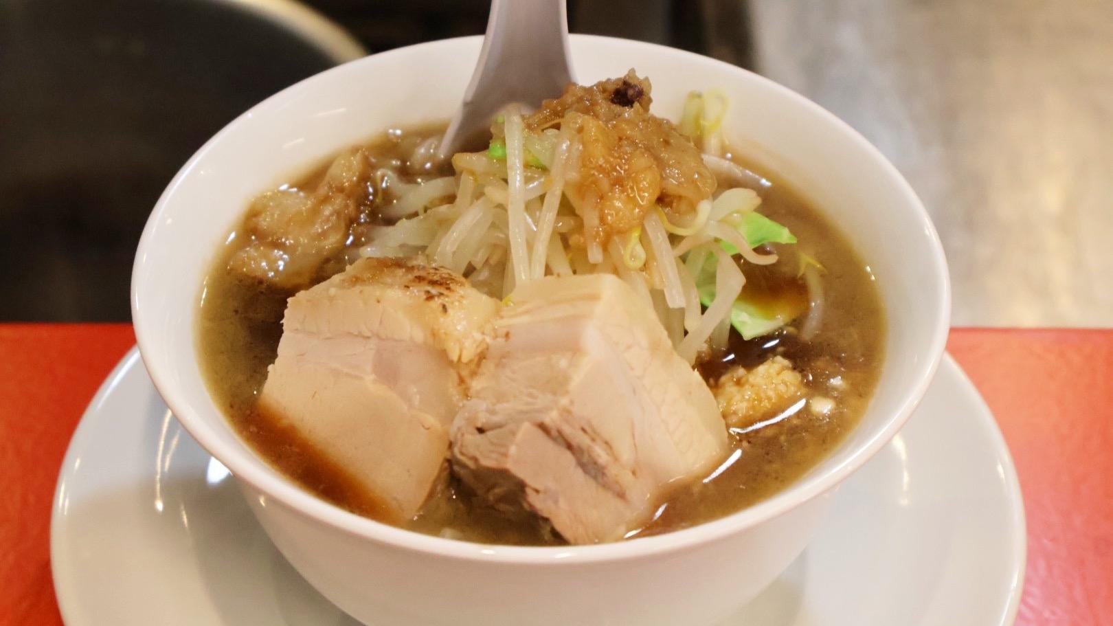 福岡市】1年足らずで店舗数を拡大する二郎系ラーメン「BUTAKIN